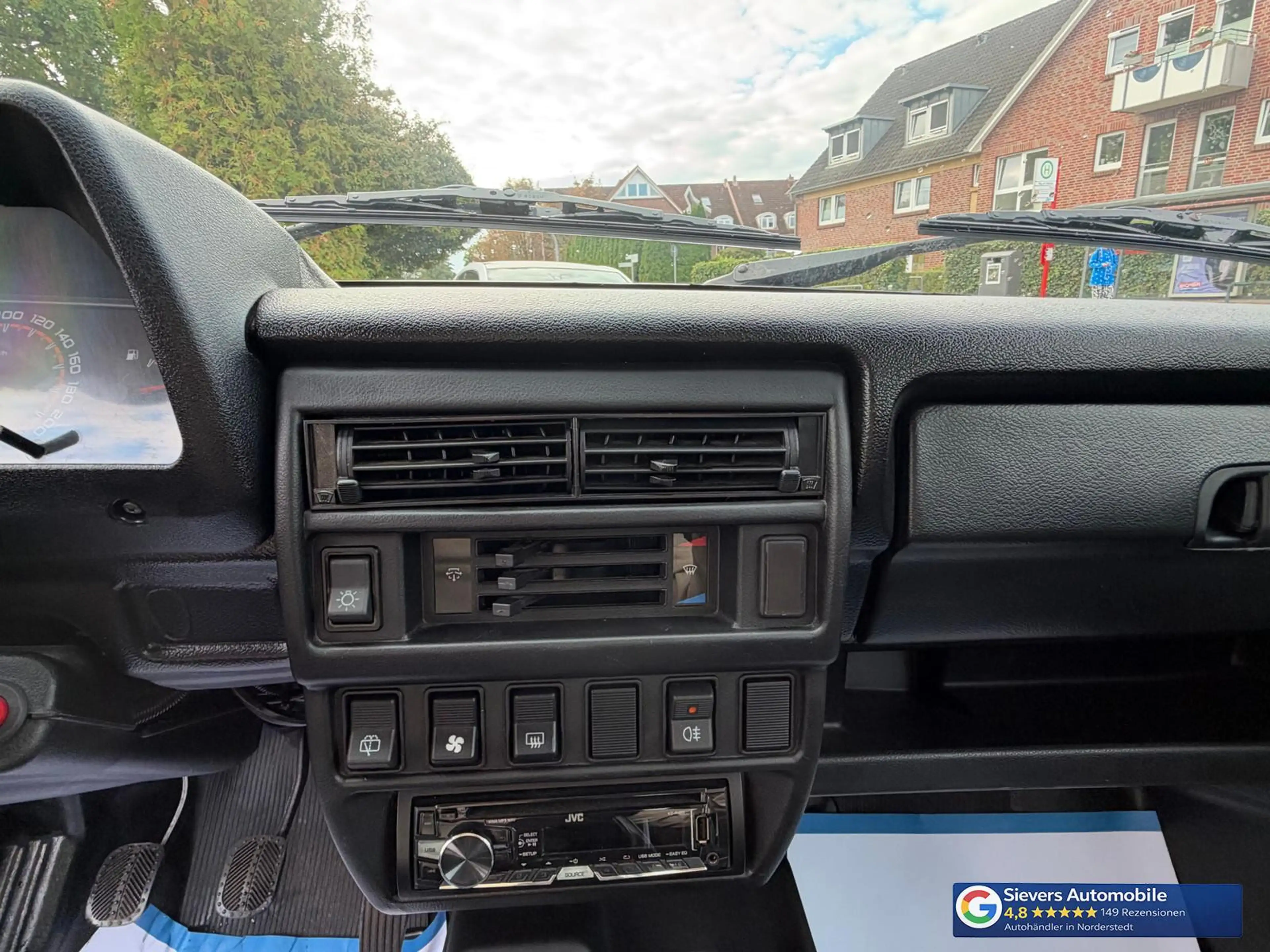 Lada Niva Taiga 4x4 AHK Dotz 2.Hand TÜV 07/28 Ganzjahresreif — photo 14