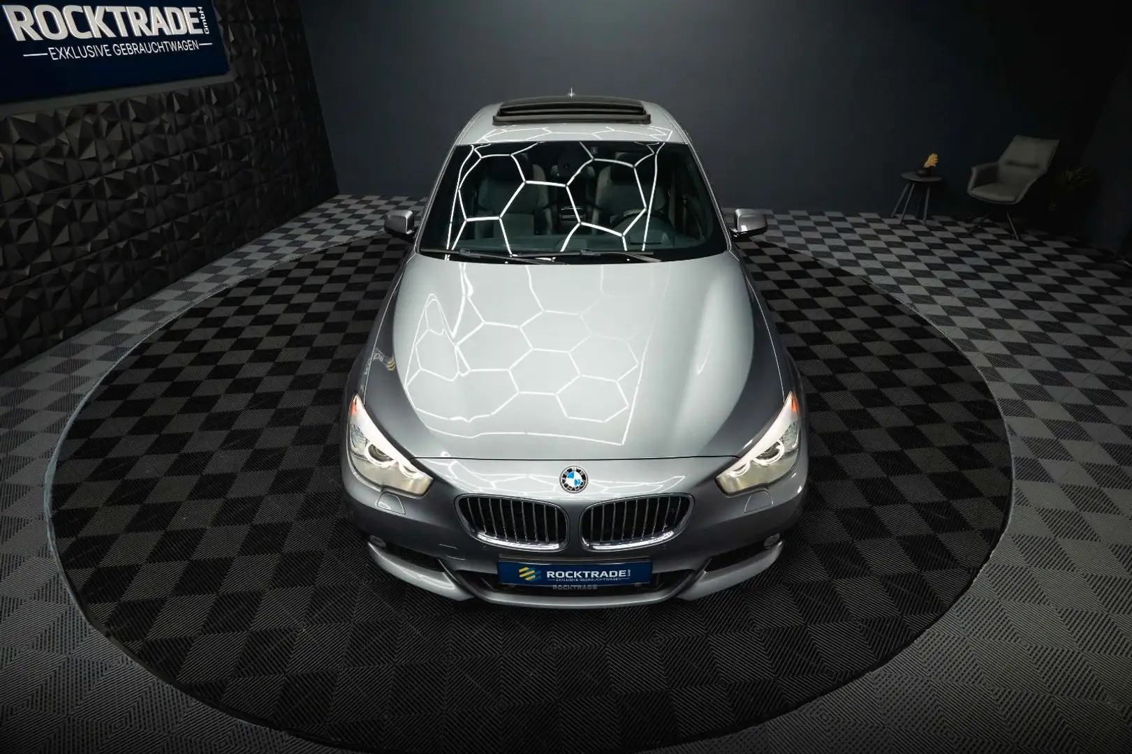 BMW 550 M-Sport *Pano*ACC*HU* Grau - 2