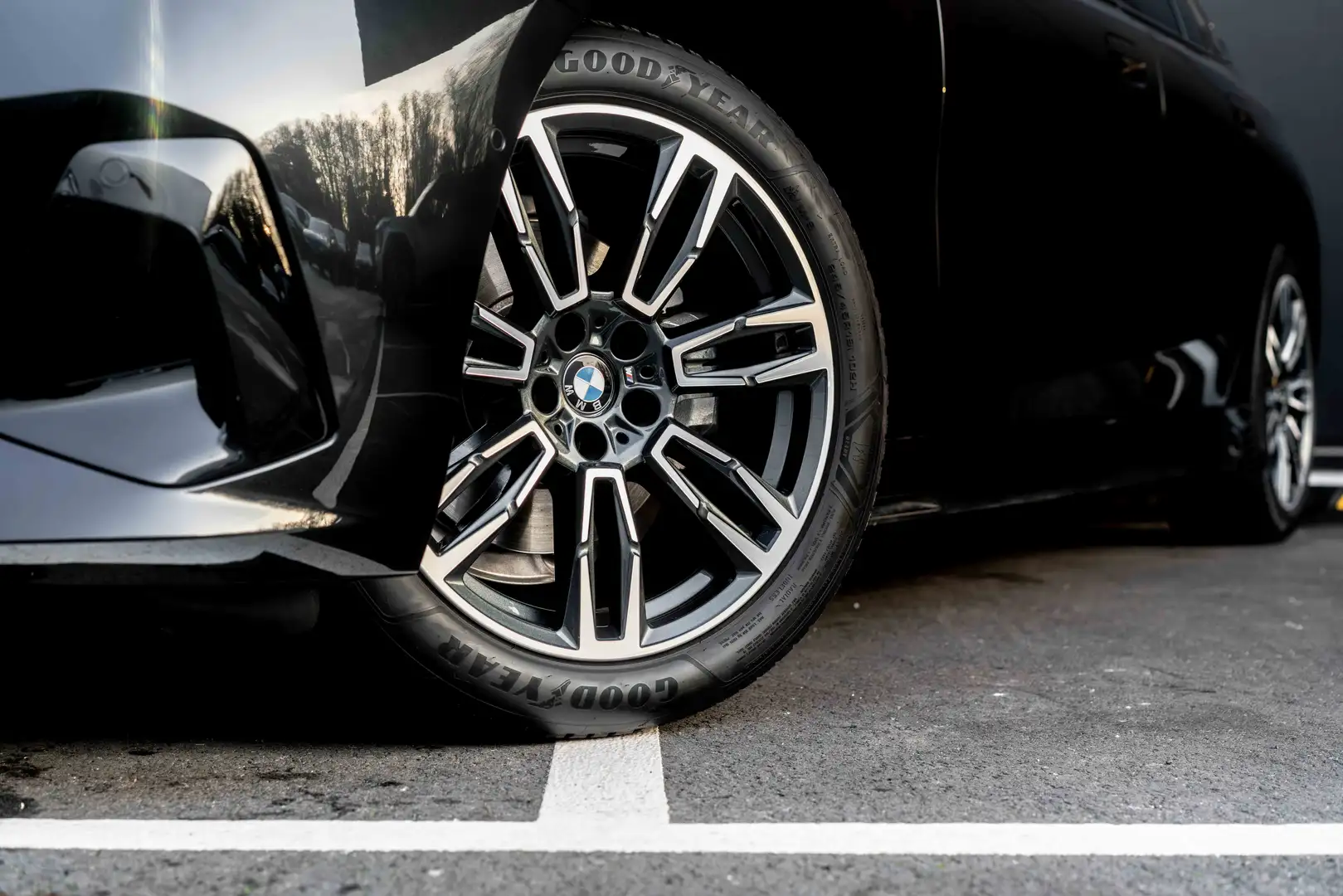 BMW 520 M-sport | H. Kardon | Headup | Pano | ACC | Camera Noir - 2