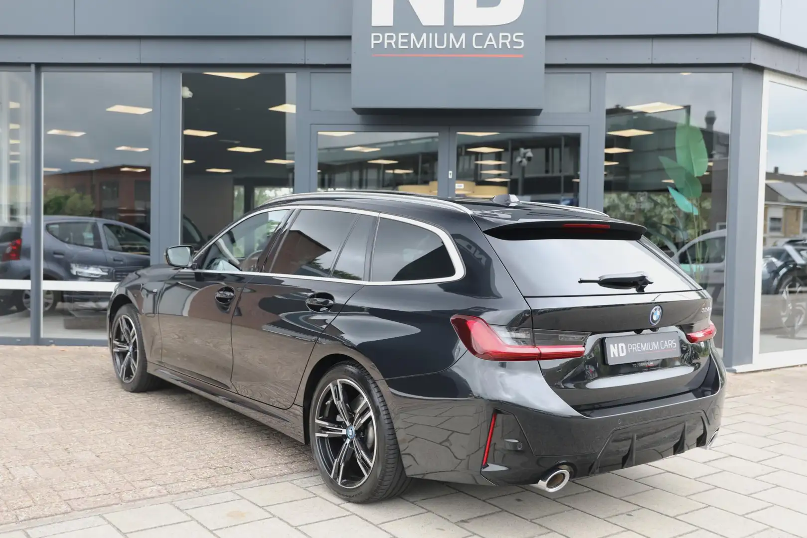 BMW 330 3-serie Touring 330e | M-SPORT | Laserlight | Schu Noir - 2