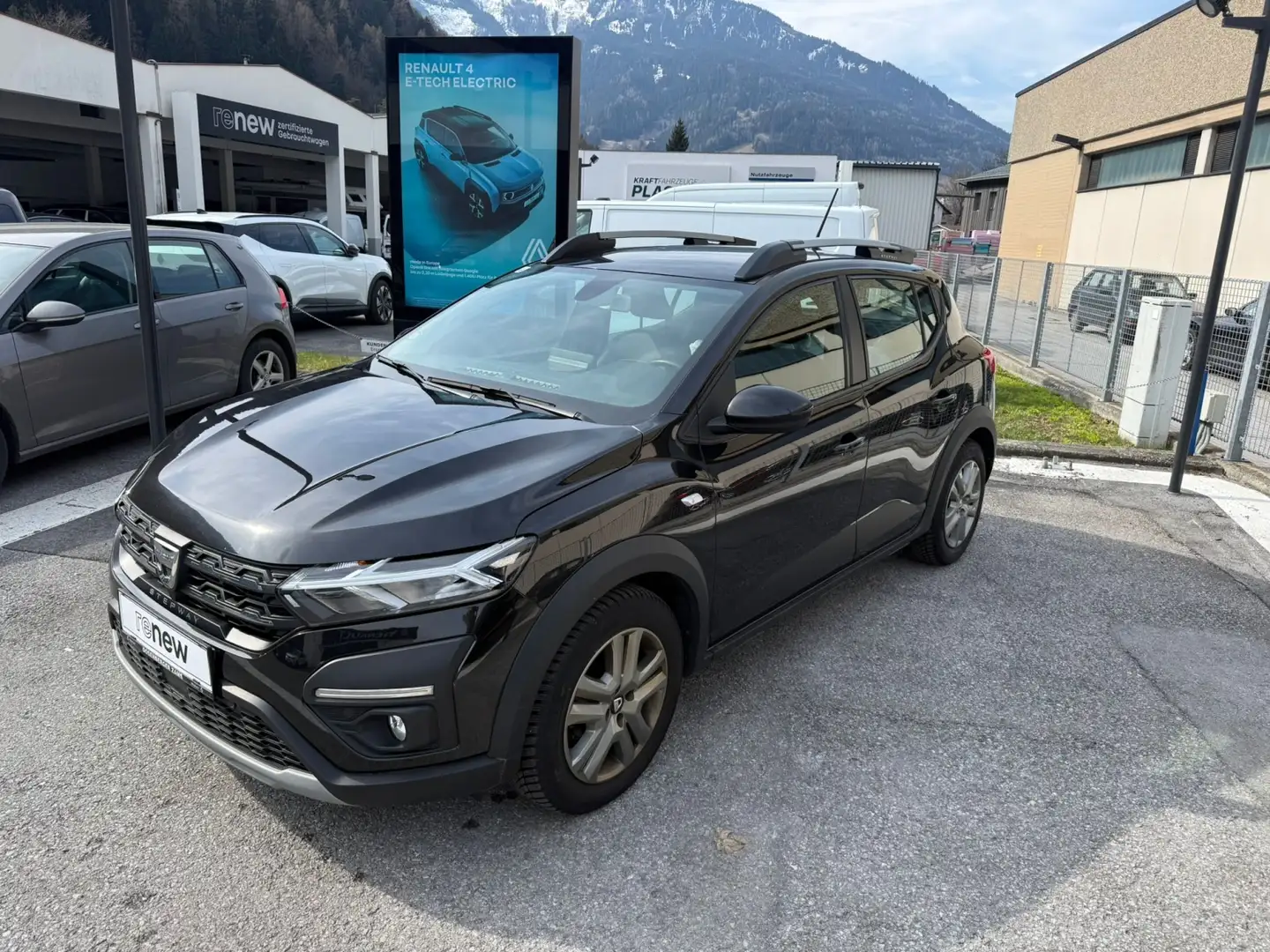 Dacia Sandero SANDERO Stepway Comfort TCE 90PS Schwarz - 1