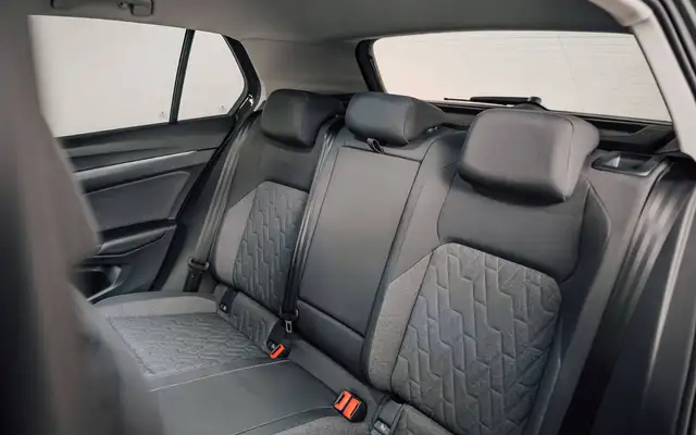 Volkswagen Golf view 8