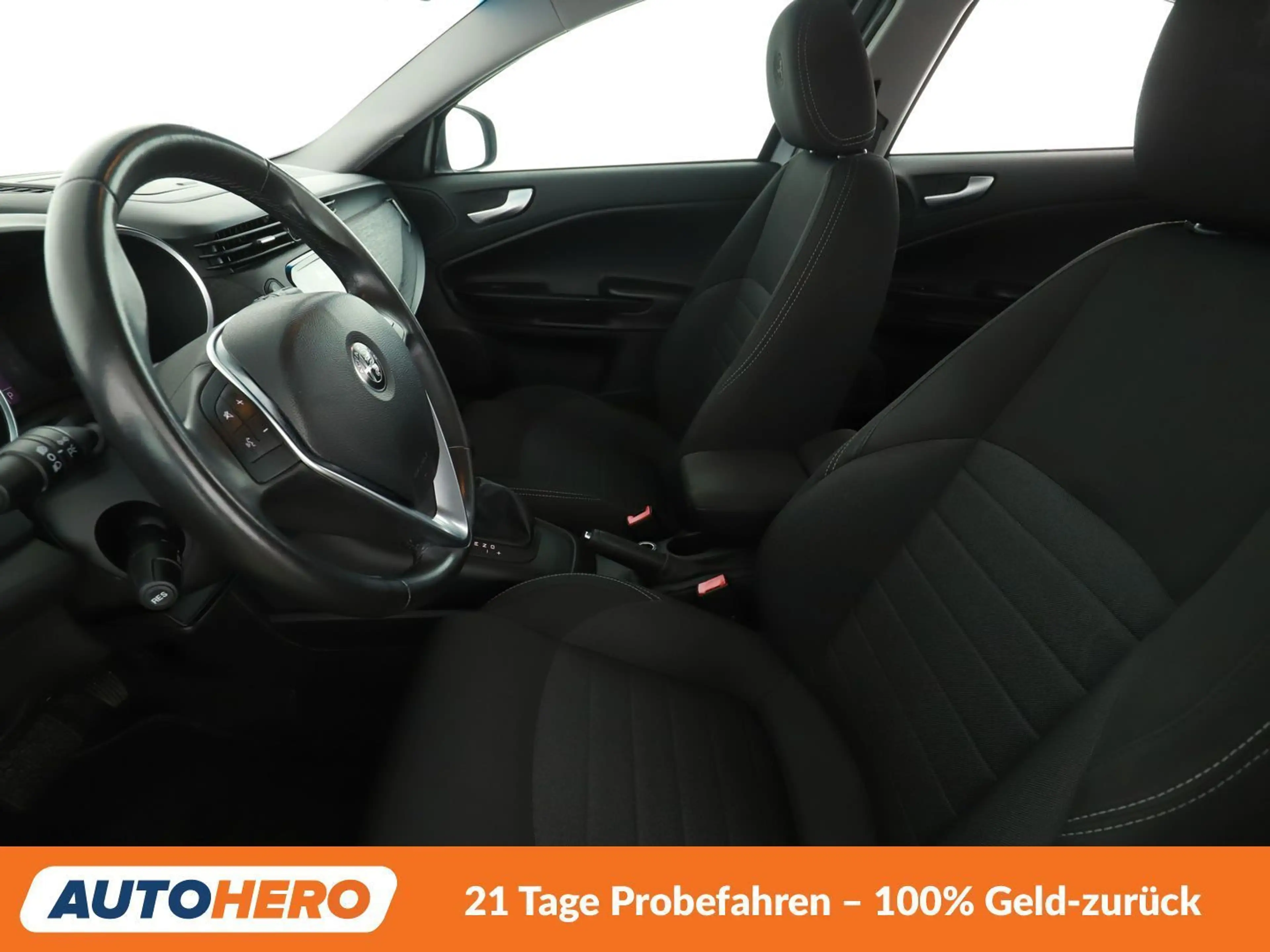 Alfa Romeo Giulietta 2.0 JTDM Super Aut.*NAVI*TEMPO*PDC*SHZ*ALU* — photo 10
