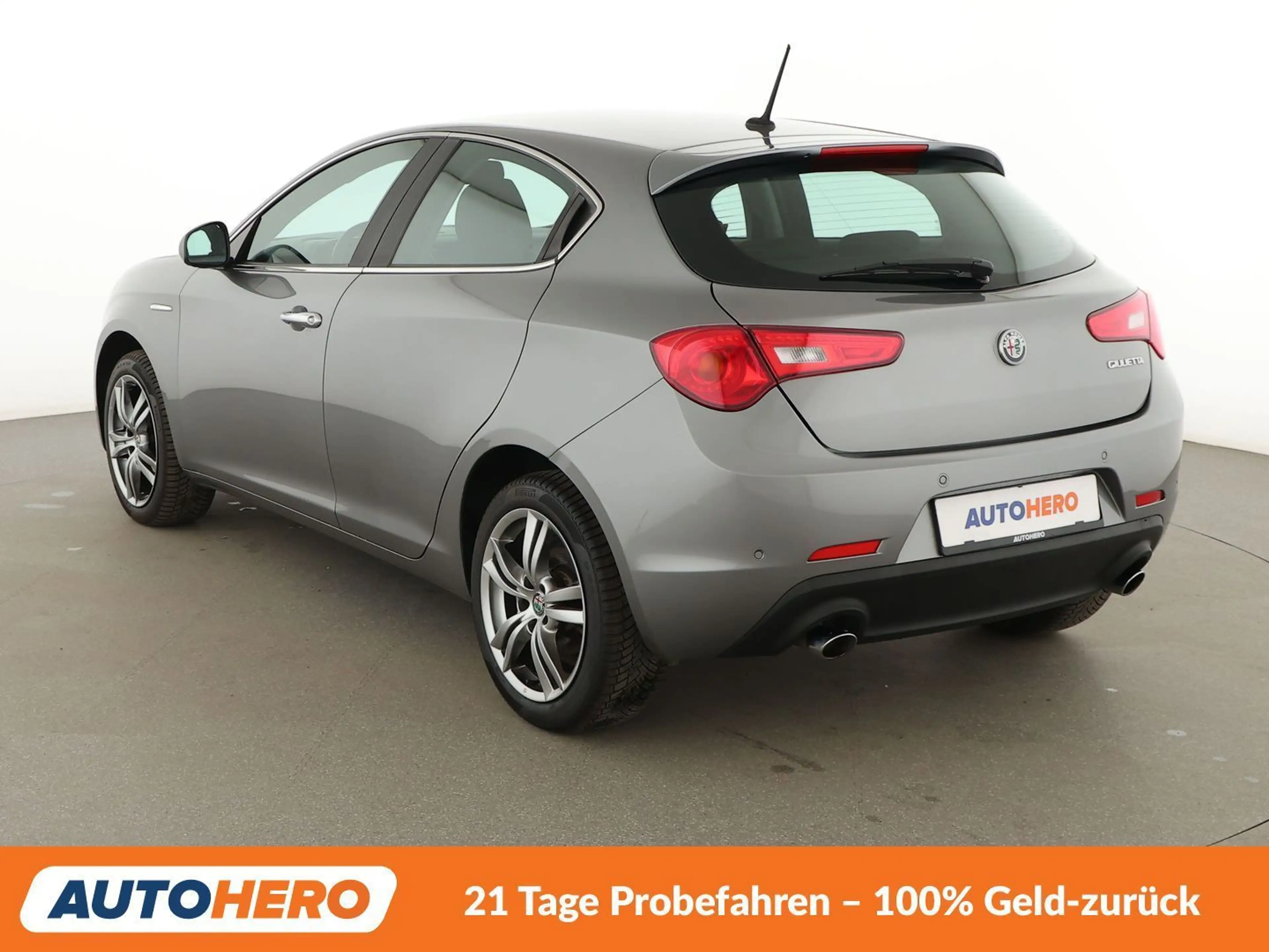 Alfa Romeo Giulietta 2.0 JTDM Super Aut.*NAVI*TEMPO*PDC*SHZ*ALU* — photo 4