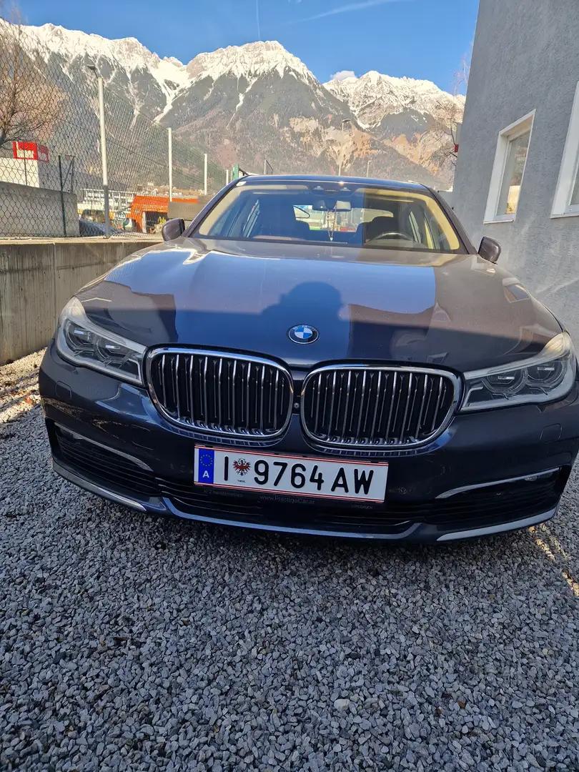 BMW 730 730Ld xDrive Aut. Grau - 2