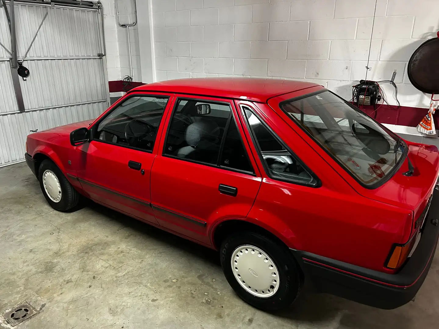 Ford Escort 1.4 EXTRA Red - 2
