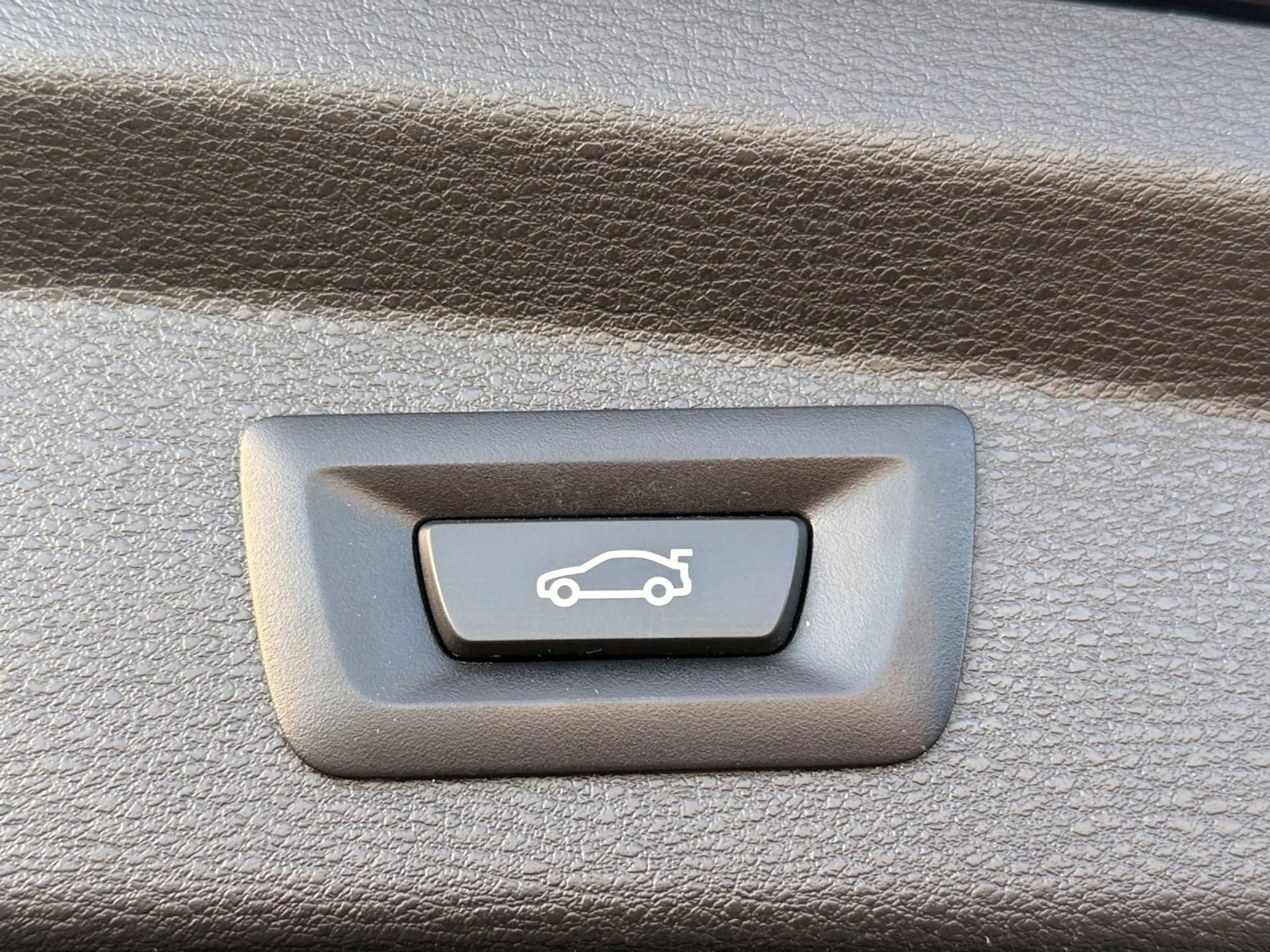 BMW X2 sDrive18i Advantage *LED, LEDER, SHZ, NBA* — photo 10