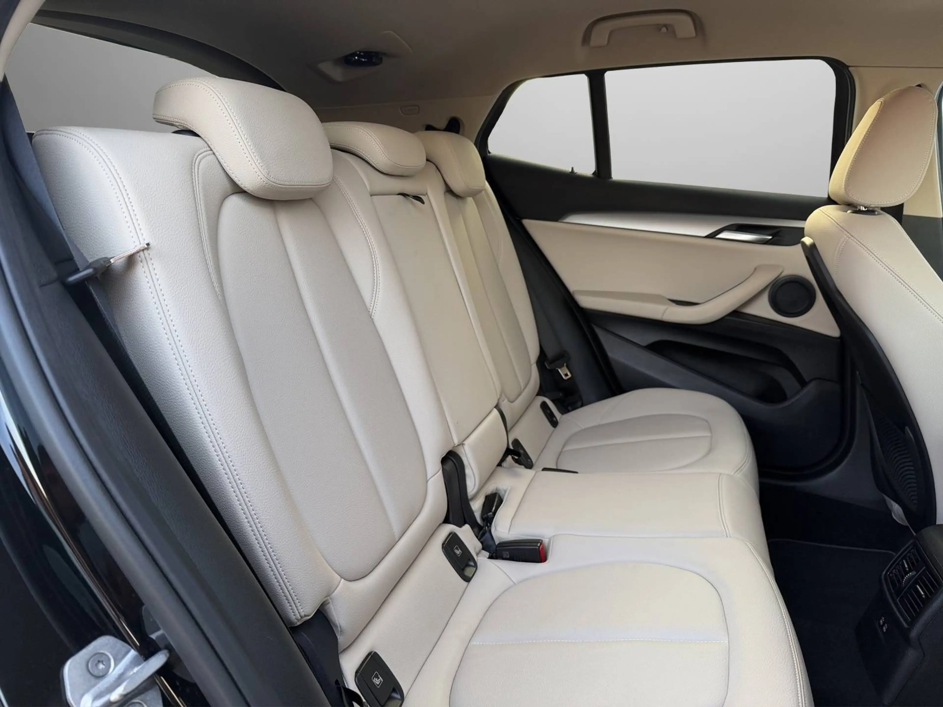 BMW X2 sDrive18i Advantage *LED, LEDER, SHZ, NBA* — photo 14