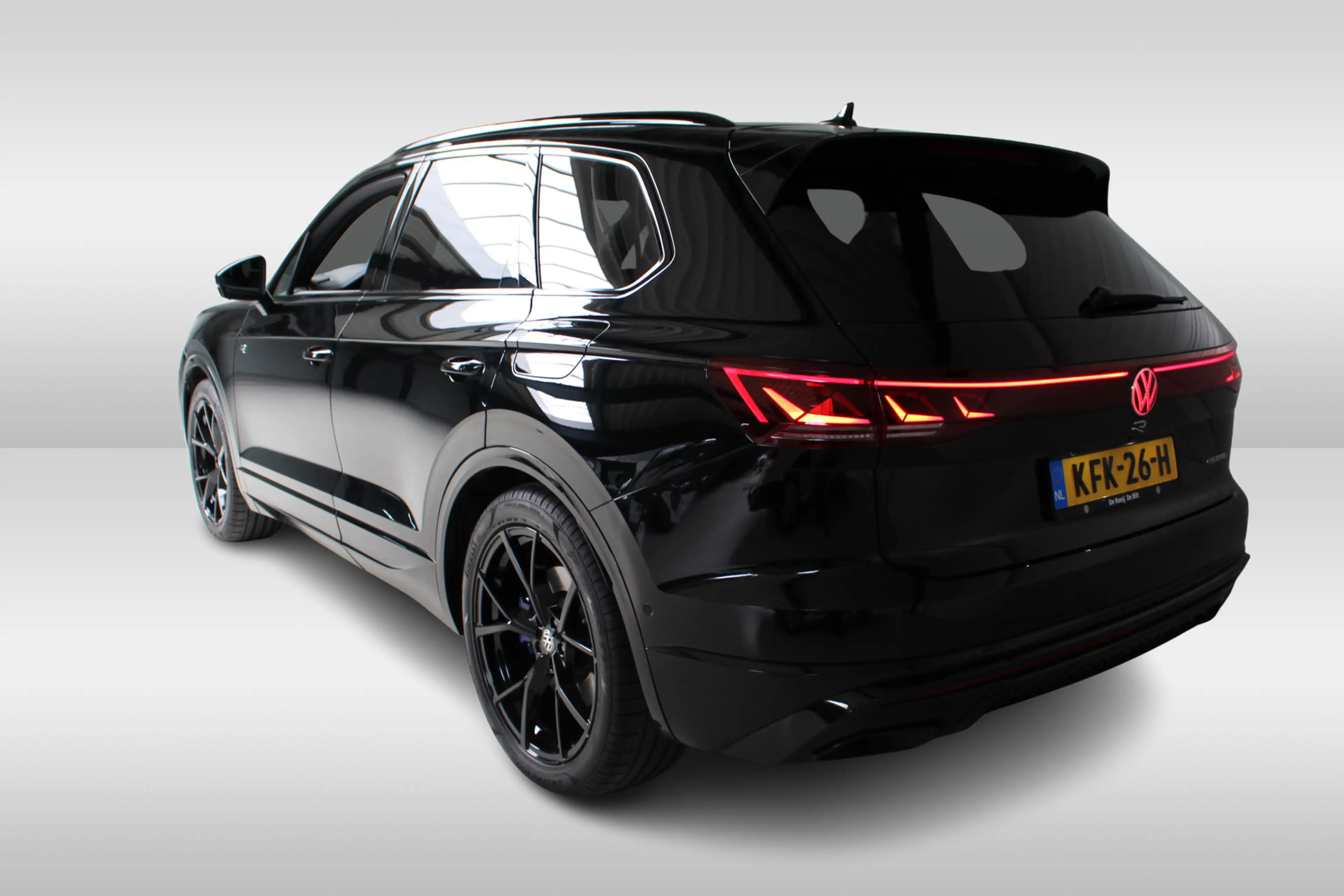 Volkswagen Touareg 3.0 TSi R 4-Motion 462 PK | Panoramadak | Head-Up — photo 3