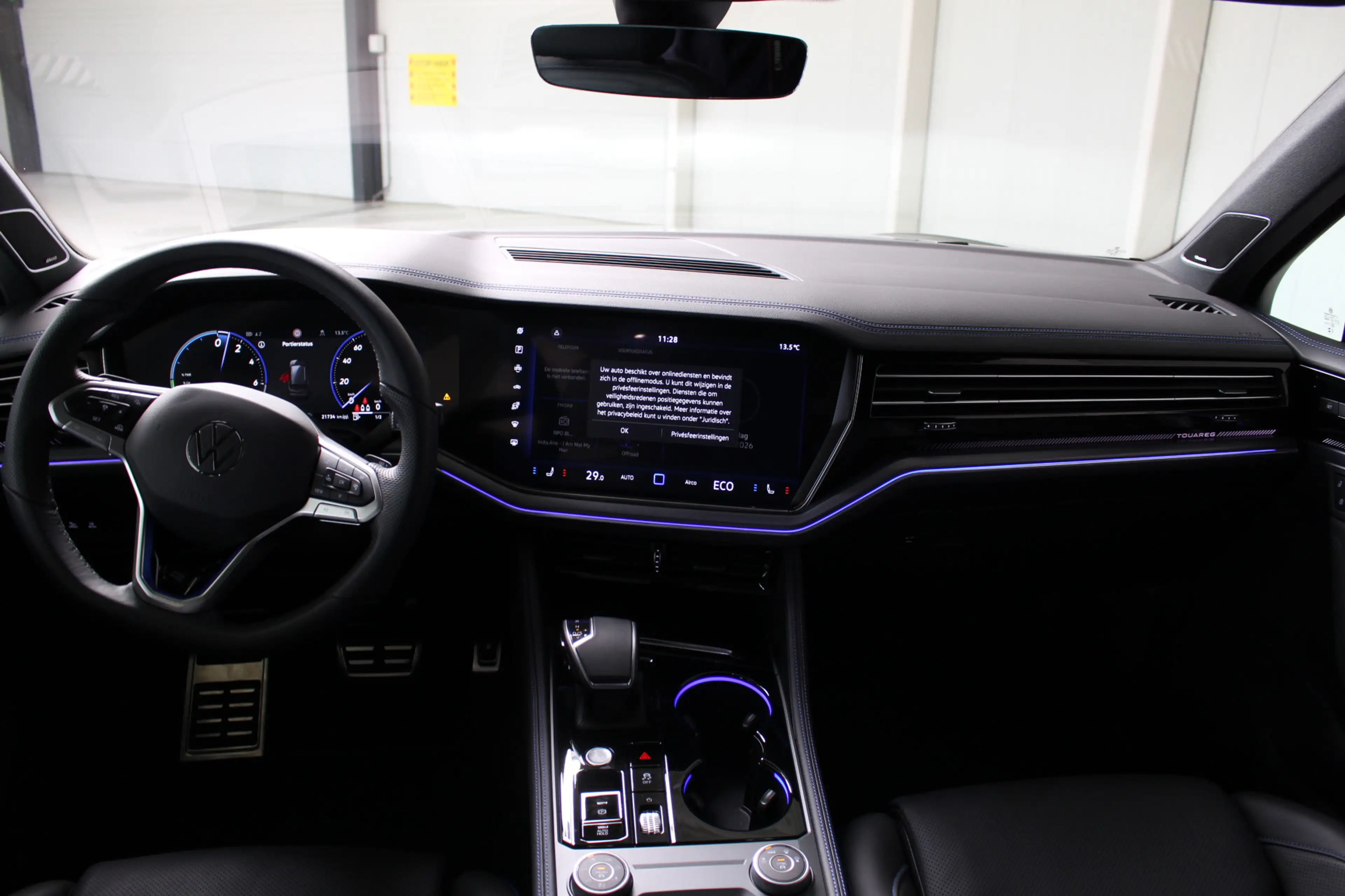 Volkswagen Touareg 3.0 TSi R 4-Motion 462 PK | Panoramadak | Head-Up — photo 13
