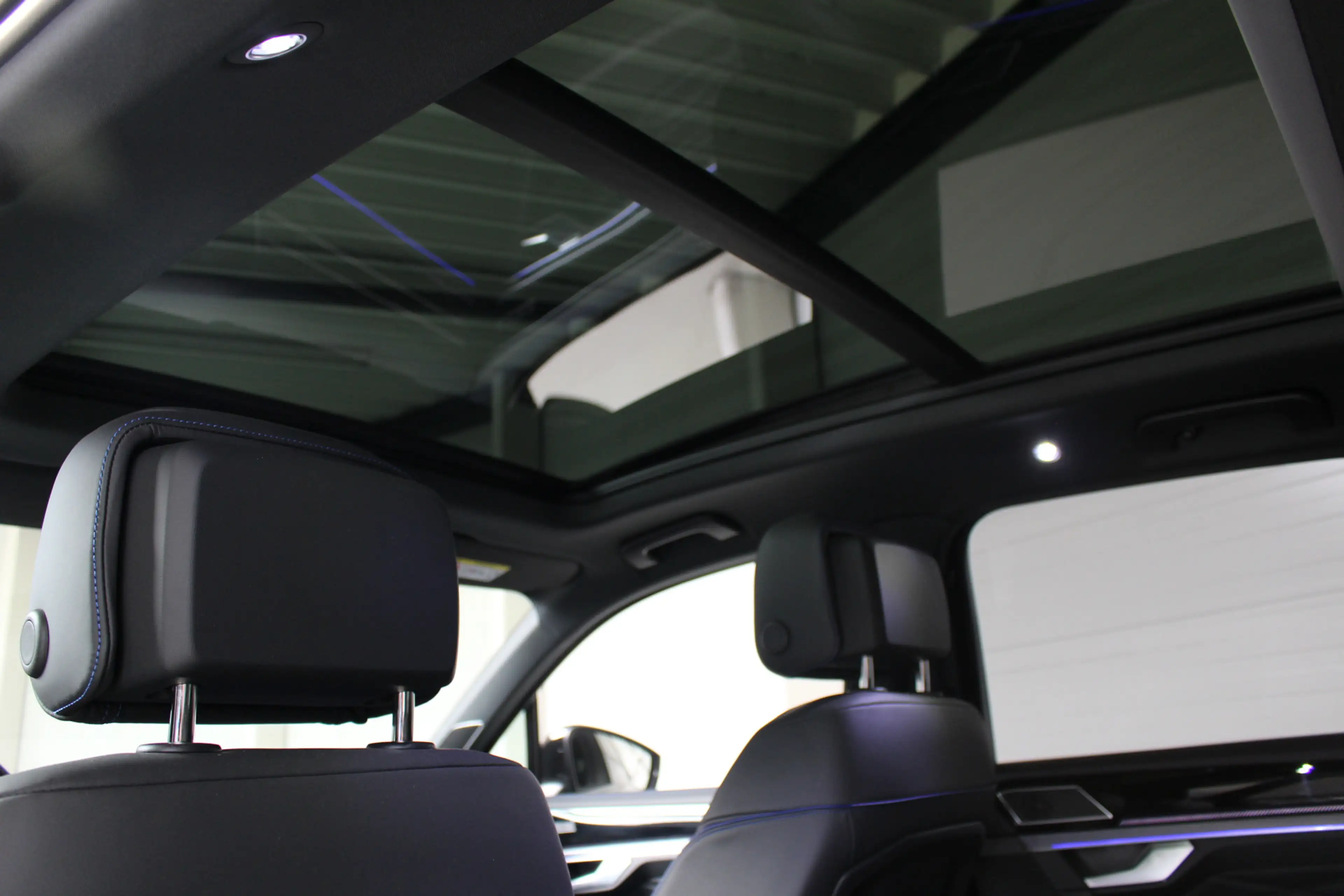 Volkswagen Touareg 3.0 TSi R 4-Motion 462 PK | Panoramadak | Head-Up — photo 14
