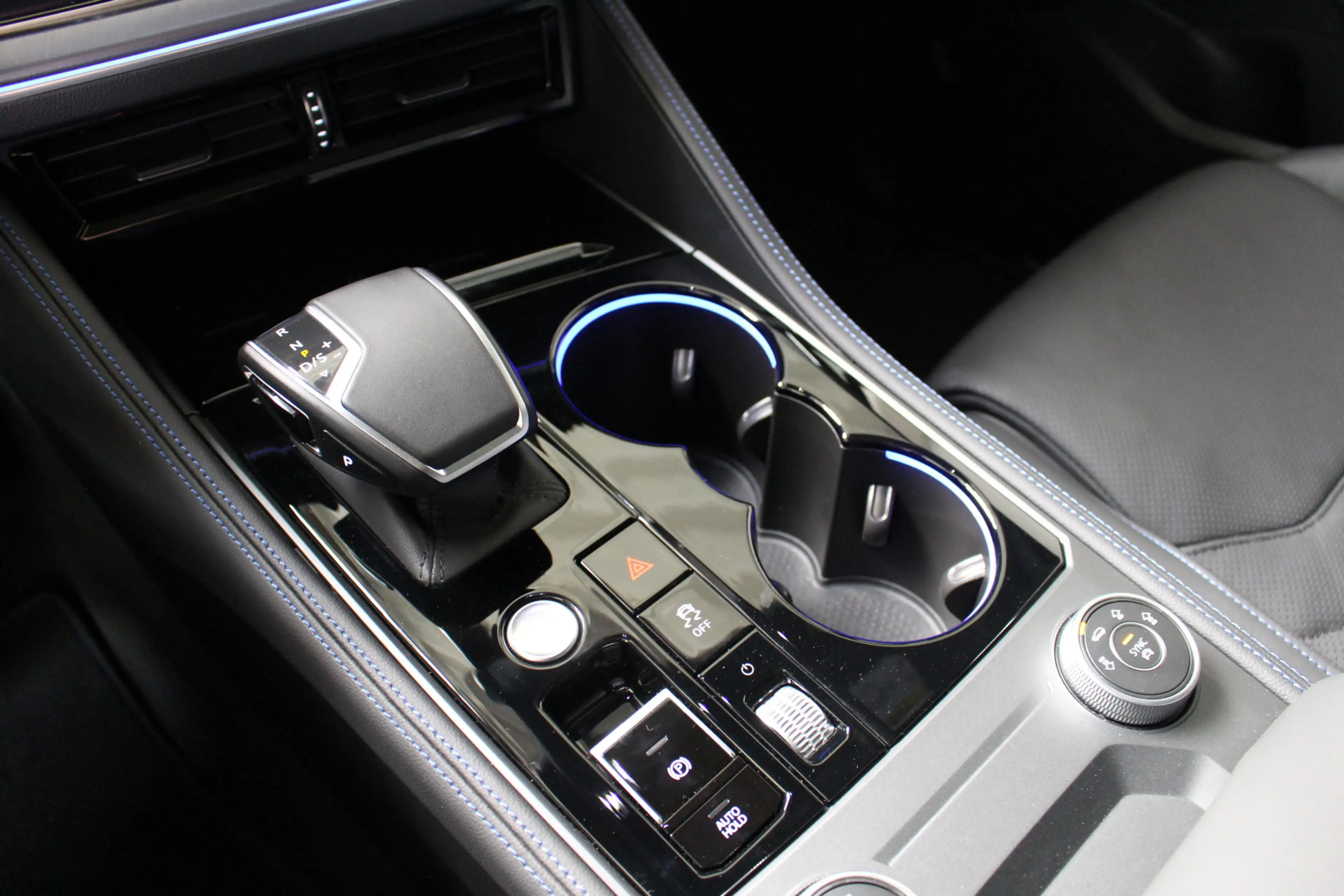 Volkswagen Touareg 3.0 TSi R 4-Motion 462 PK | Panoramadak | Head-Up — photo 27