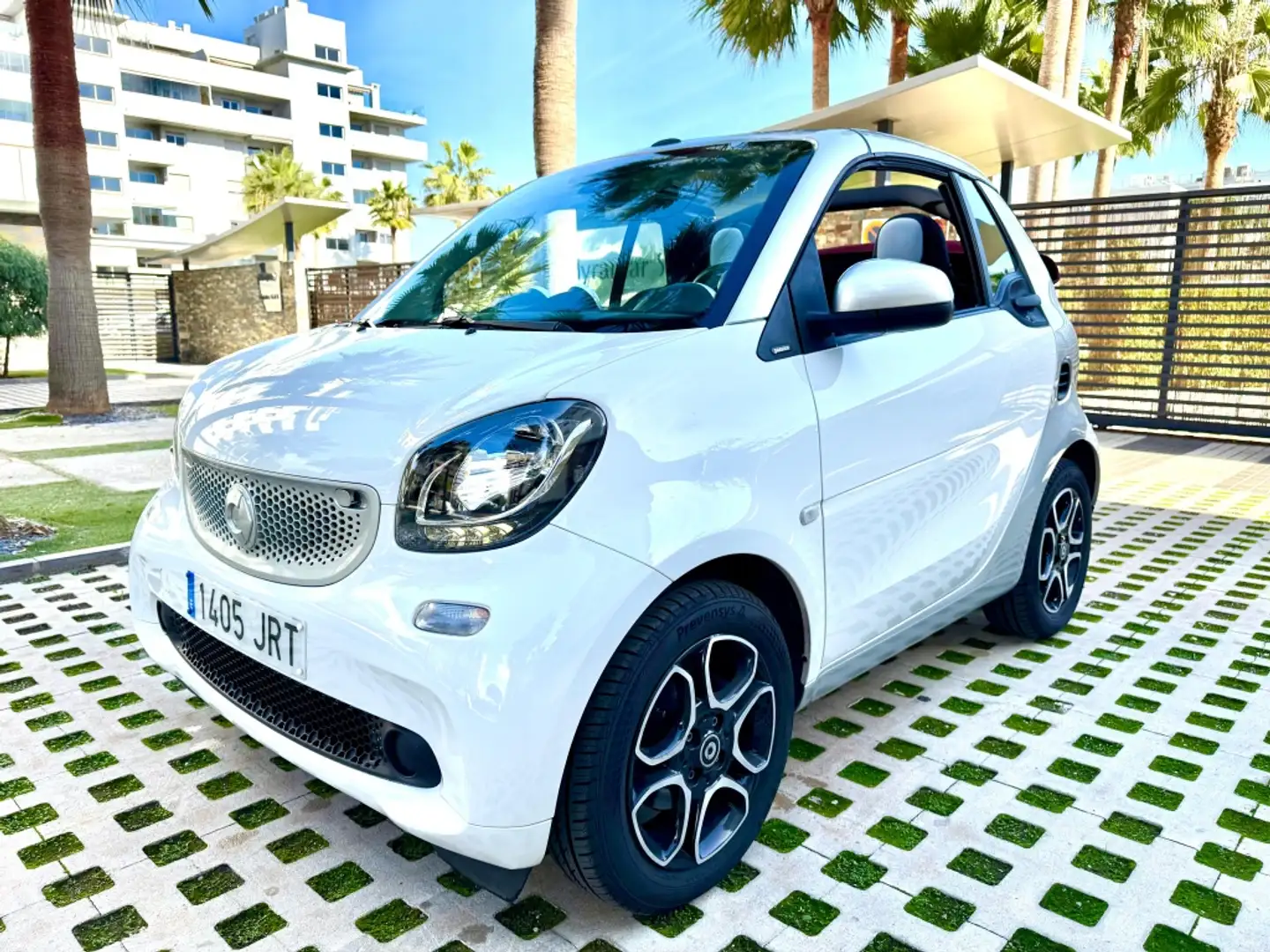 smart forTwo Cabrio 66 Passion Aut. Weiß - 1