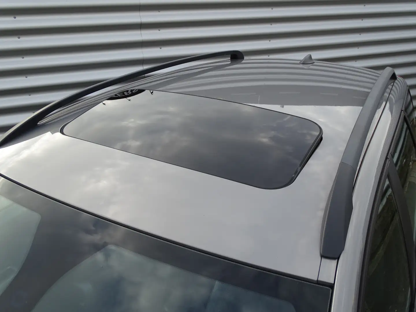 Volvo V50 2.4 Summum | YOUNGTIMER | BTW-auto | Premium Sound Grijs - 2