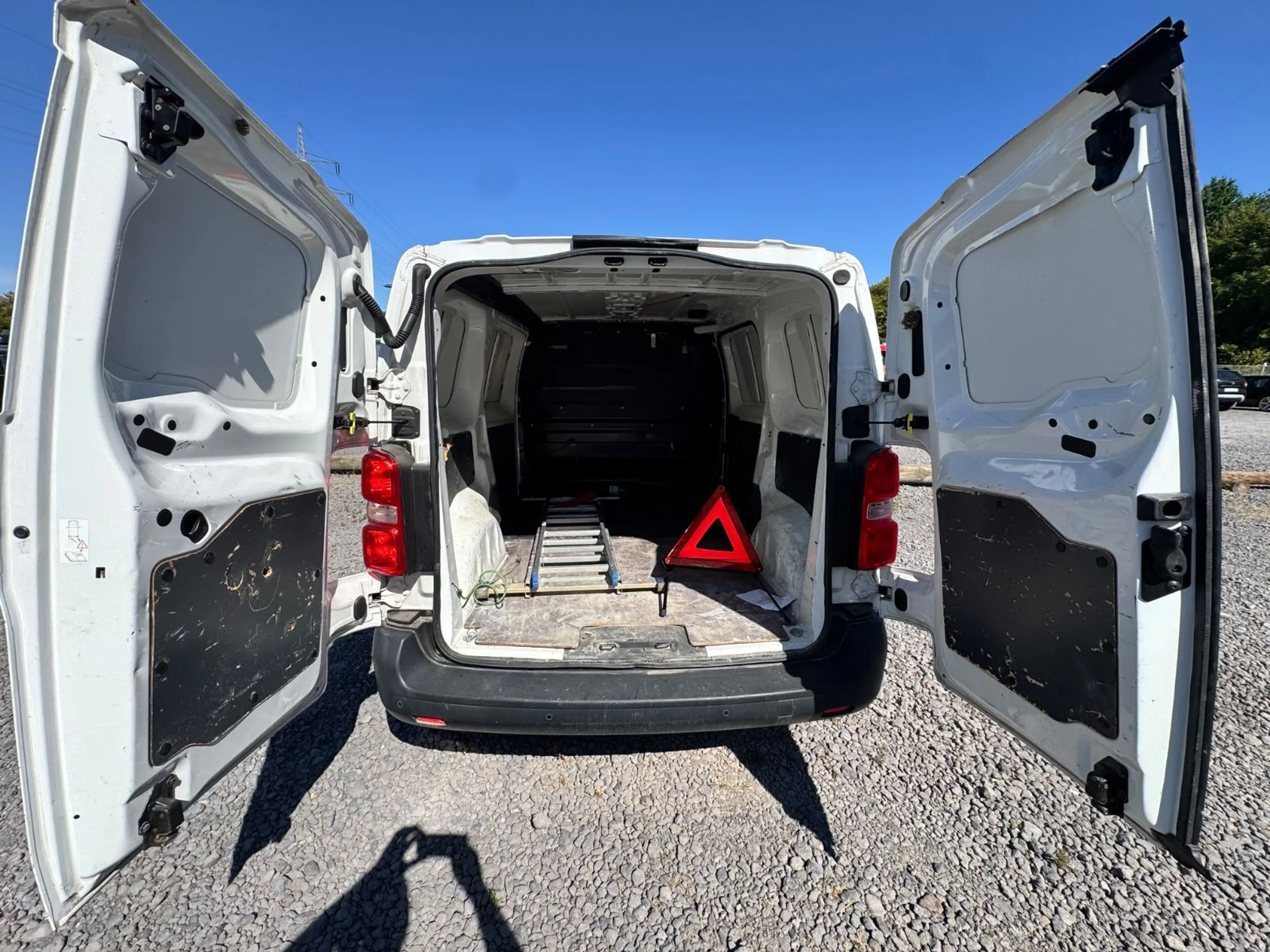 Peugeot Expert Kasten Premium L2 — photo 4