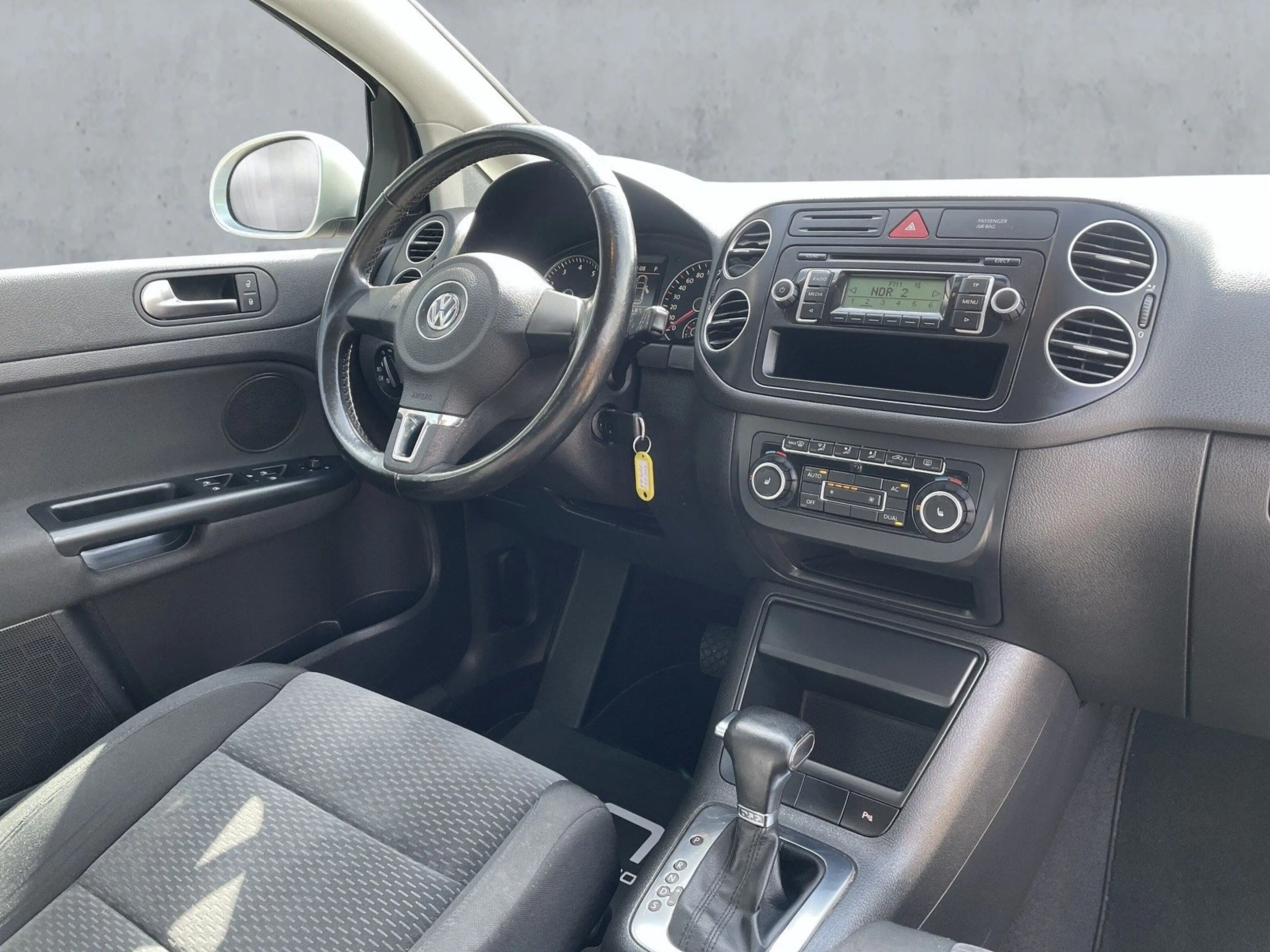 Volkswagen Golf Plus VI Comfortline 1.Hand+Sitzheiz+Klimaronic+PDC+AHK — photo 12