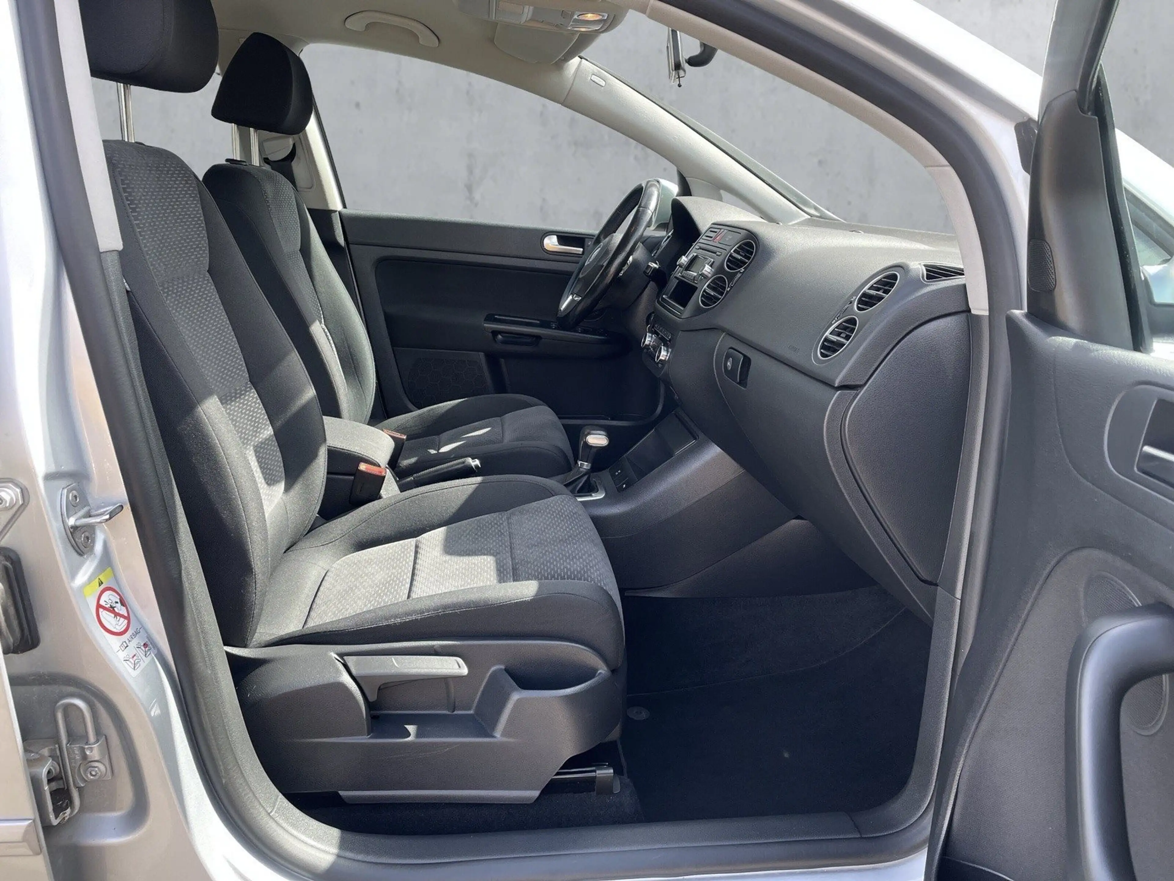 Volkswagen Golf Plus VI Comfortline 1.Hand+Sitzheiz+Klimaronic+PDC+AHK — photo 14