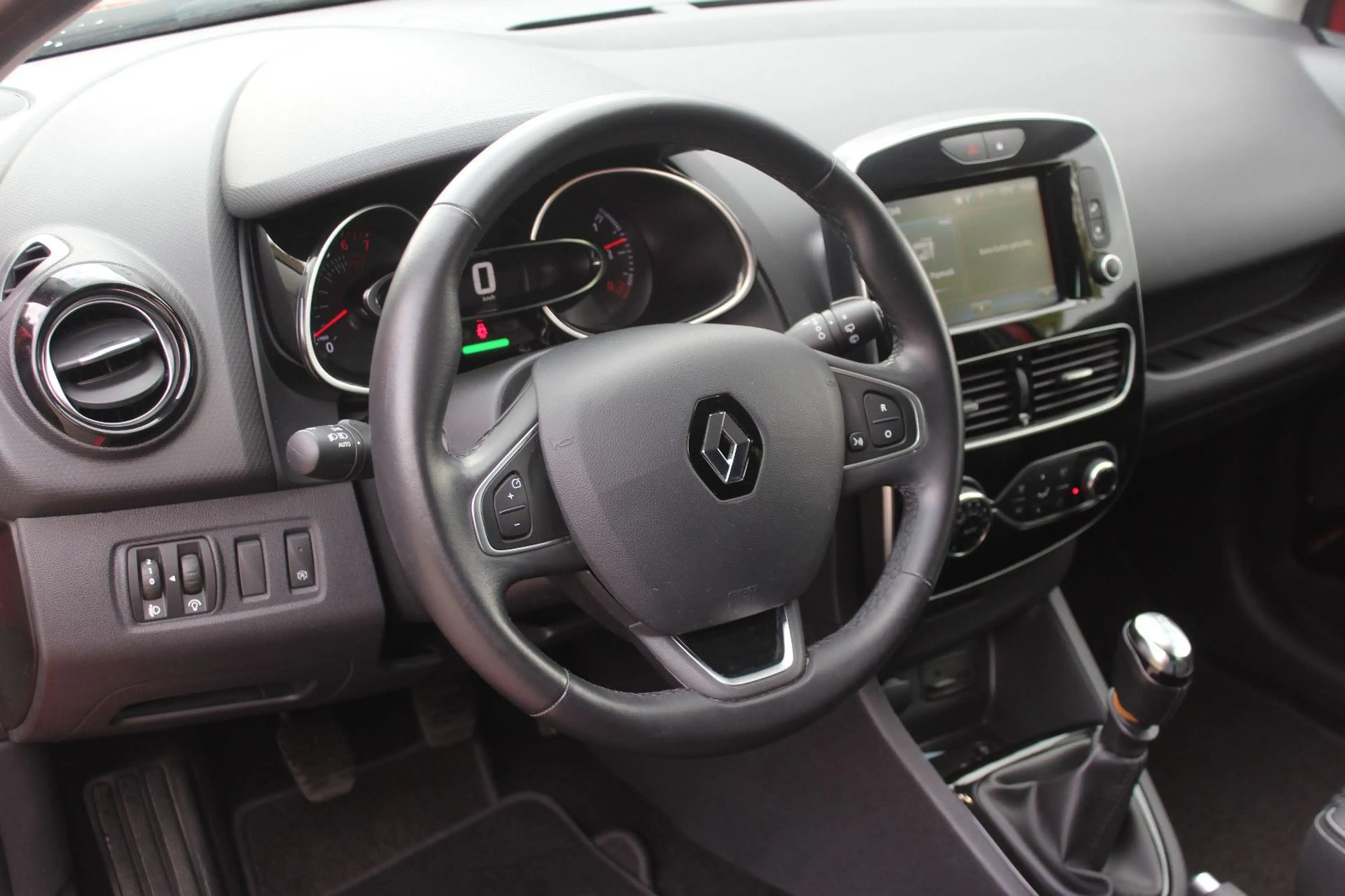 Renault Clio IV Intens+Navi+Kamera+Keyless+LED+PDC — photo 11