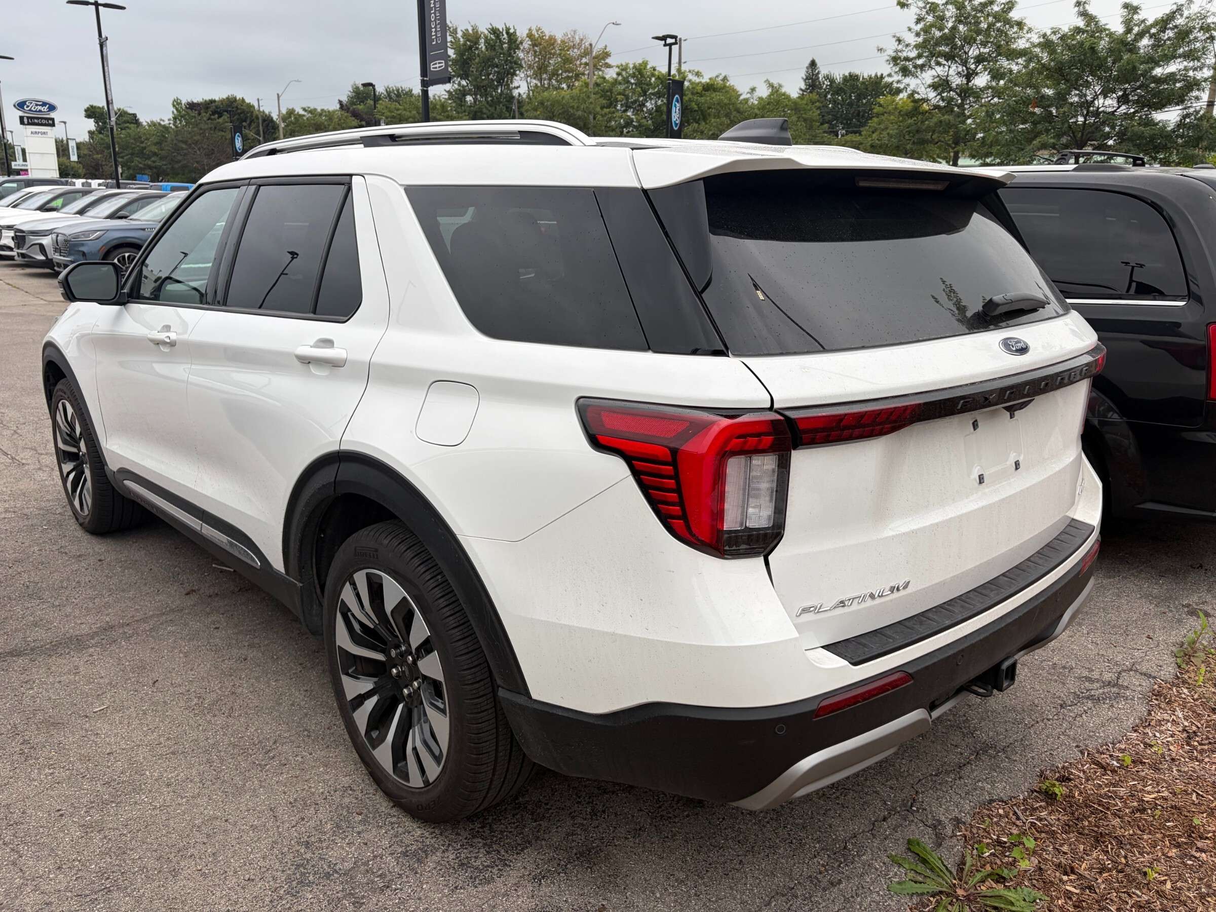 2026 Ford Explorer Platinum NO ADMIN FEES! | PREMIUM LUXURY | ONE OWN — photo 1