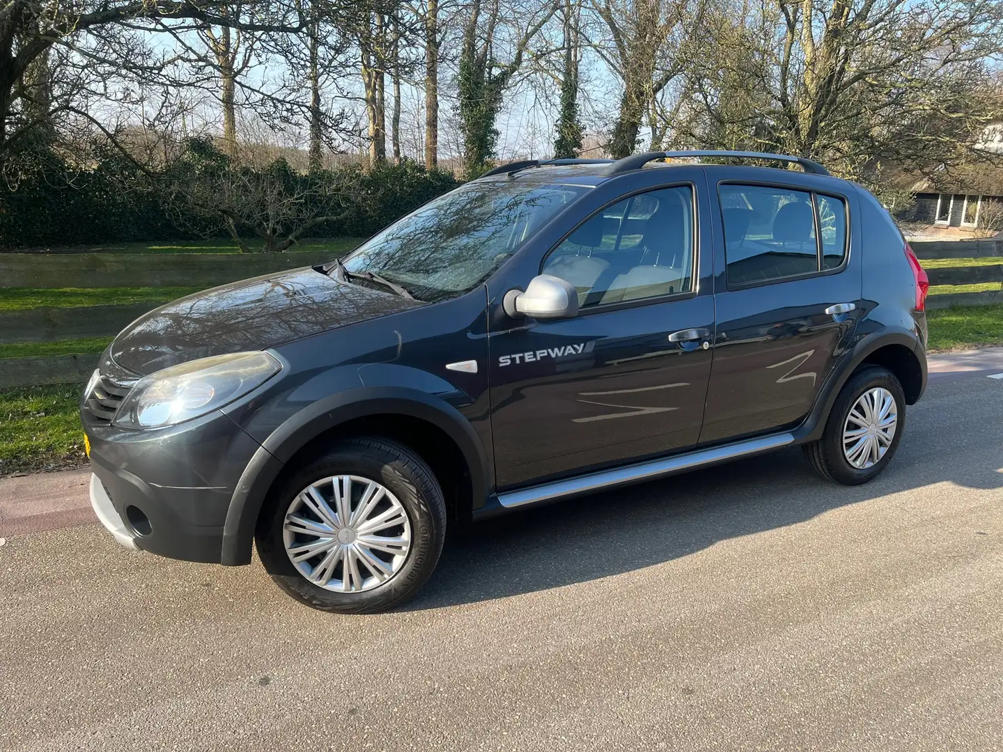 Dacia Sandero 1.6 Stepway APK tm Maart 2026 Grijs - 2