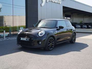 Full Black DAB Keyless Navigatie Camera Apple Carplay Sfeerverlichting Sportzetels