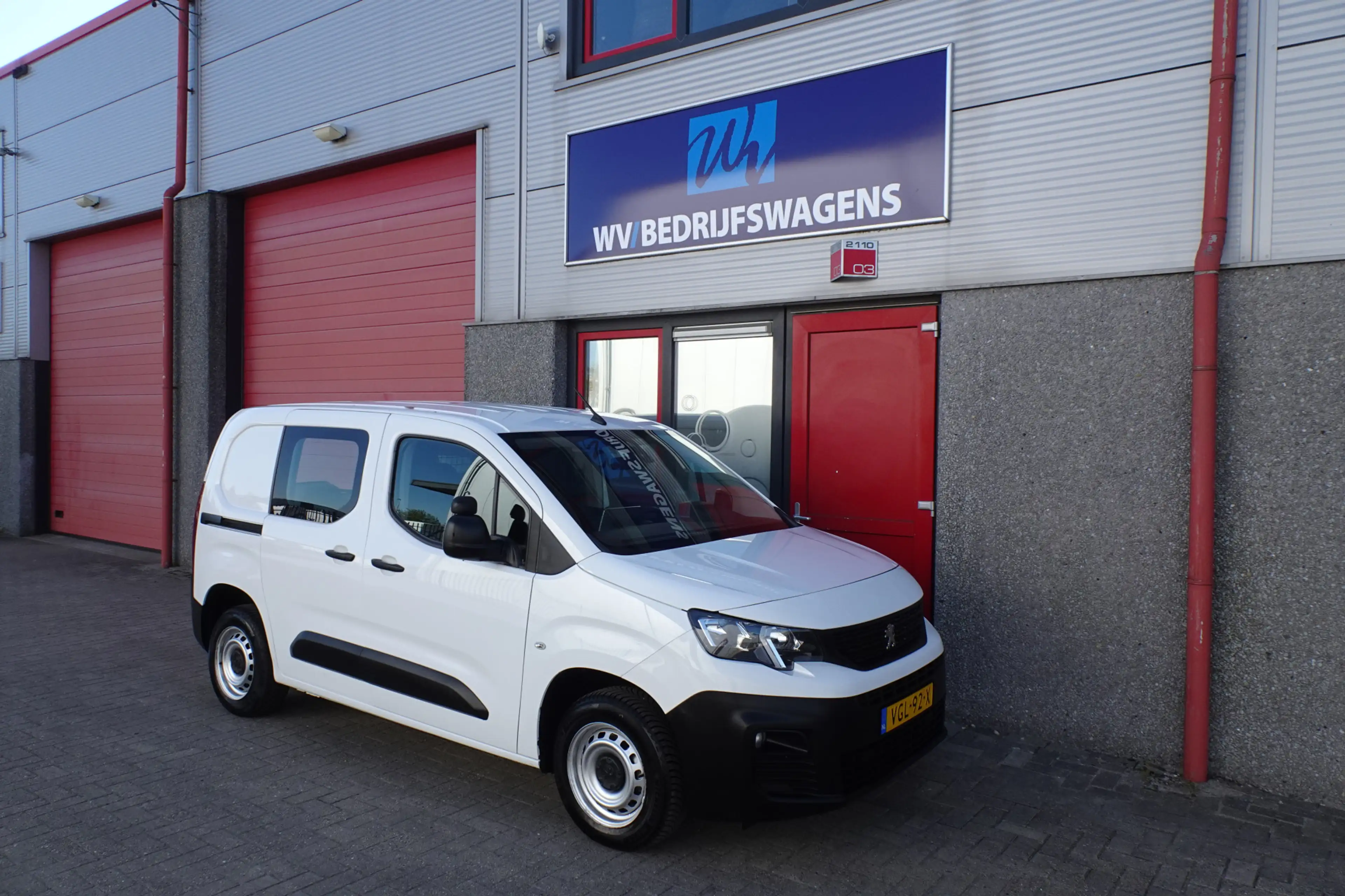Peugeot Partner 1.5 BlueHDI Premium met achterklep airco — photo 5