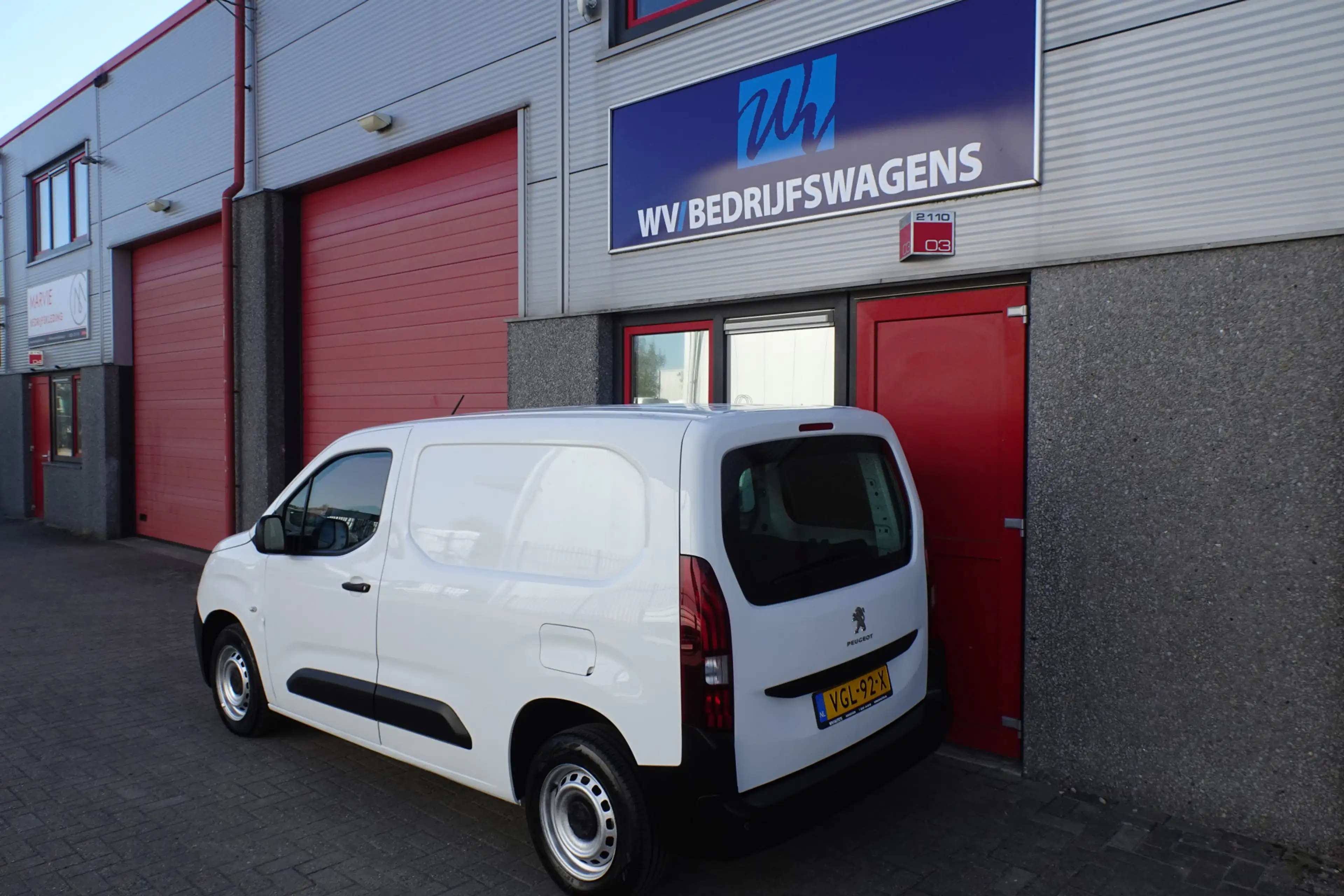 Peugeot Partner 1.5 BlueHDI Premium met achterklep airco — photo 3