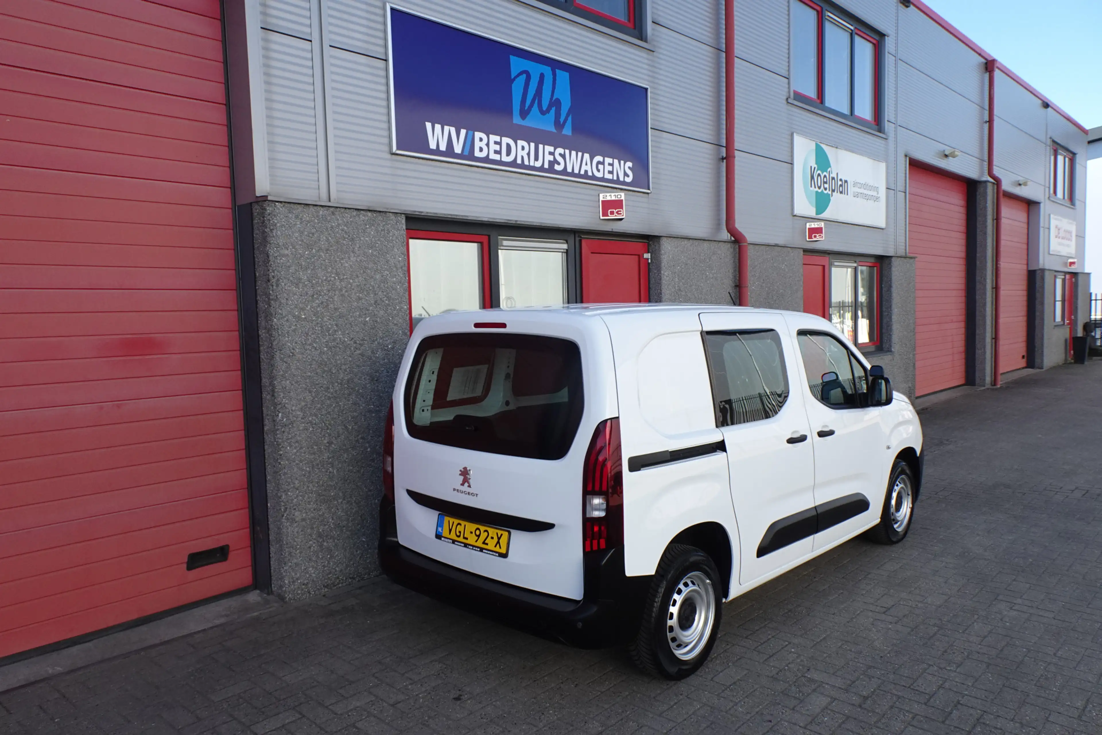 Peugeot Partner 1.5 BlueHDI Premium met achterklep airco — photo 4