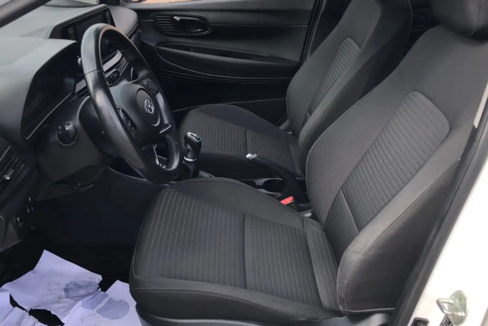 Hyundai i20 1.0 TGDI Klass 100 Blanc - 2