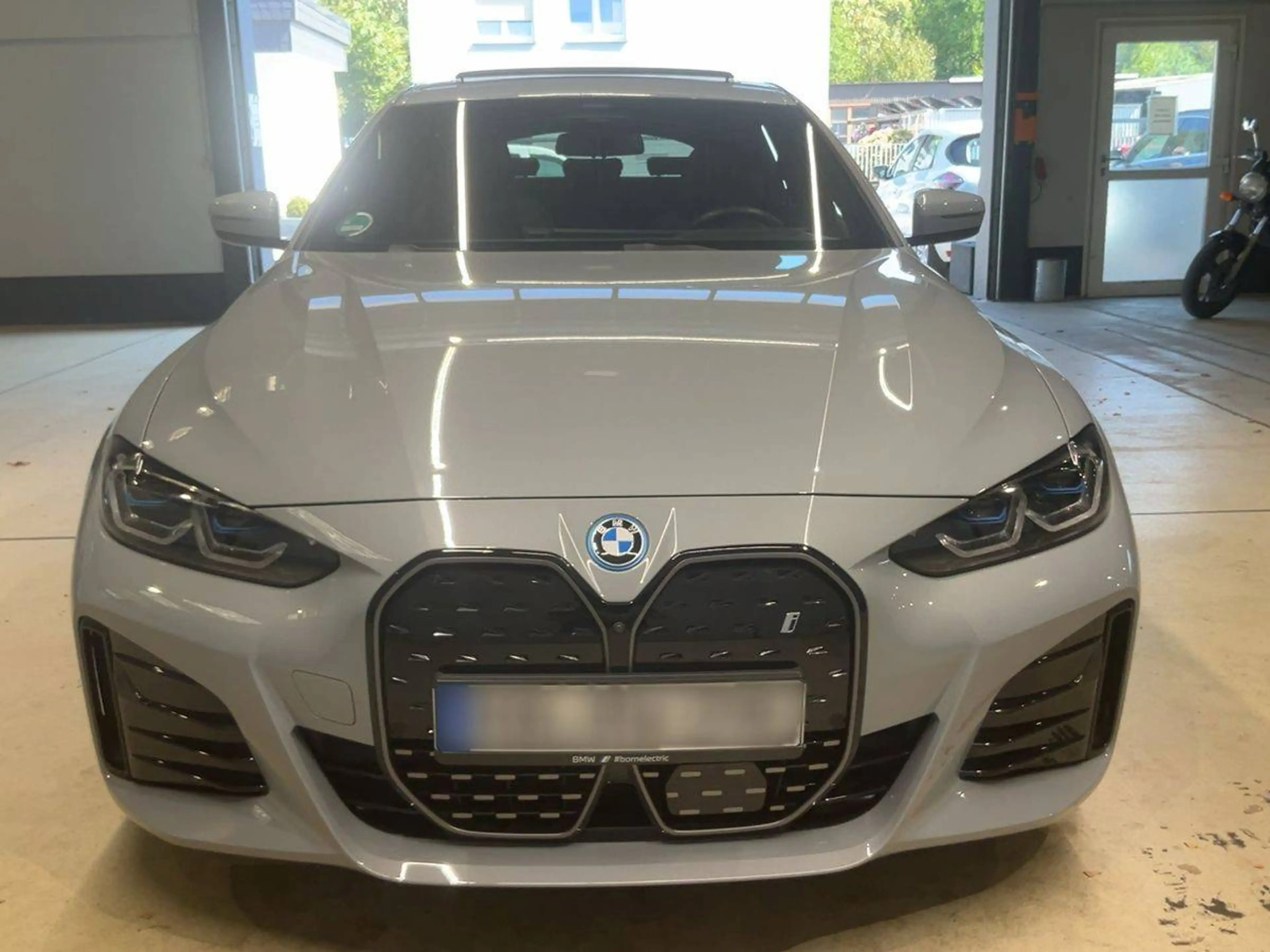 BMW i4 40 eDrive M Sport — photo 4