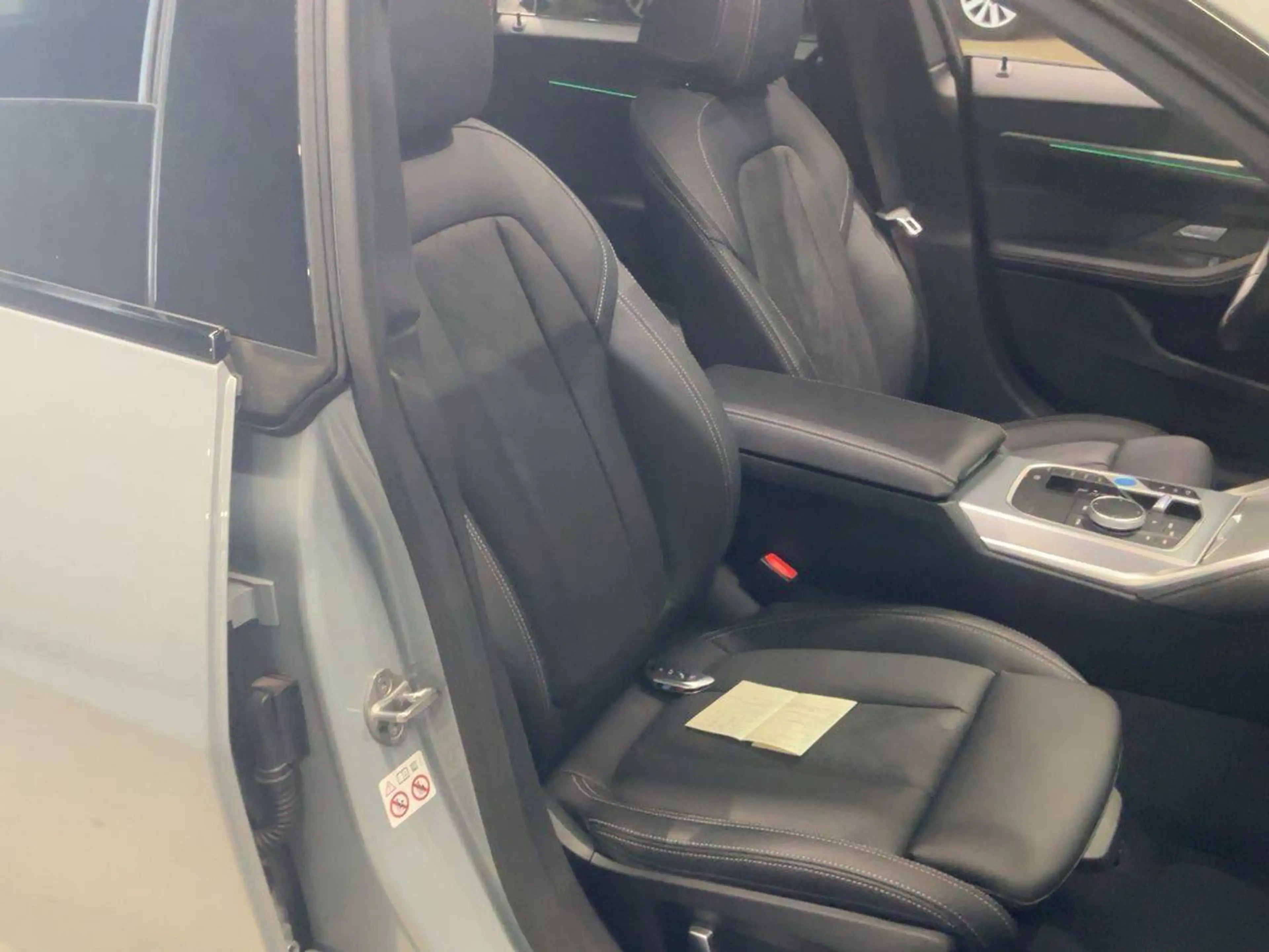 BMW i4 40 eDrive M Sport — photo 12