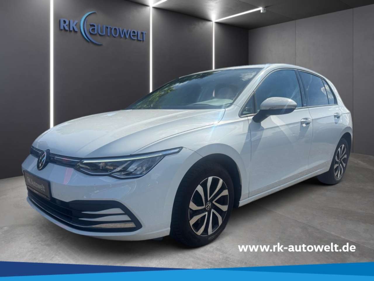 Volkswagen Golf 2022 — VIII Active 2.0 TDI DSG AHK ACC Navi Sitzheizung