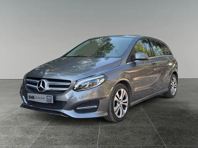 Mercedes-Benz B 180
