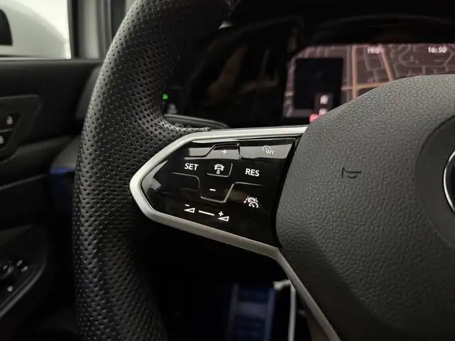Volkswagen Golf view 24