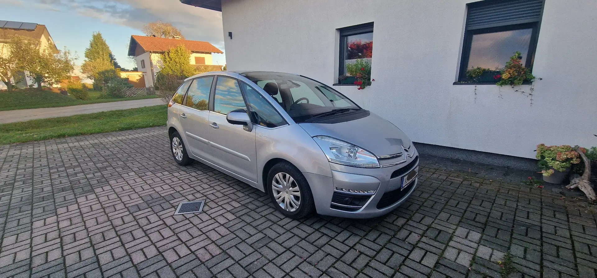 Citroen C4 Picasso e-HDi 110 Airdream EGS6 Jubiläums Collection Silber - 1
