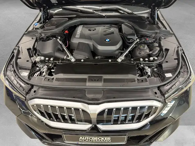BMW 5 Series view 14