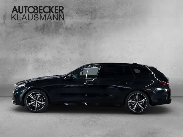 BMW 5 Series view 3