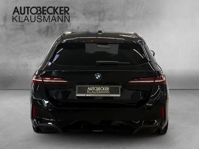 BMW 5 Series view 6