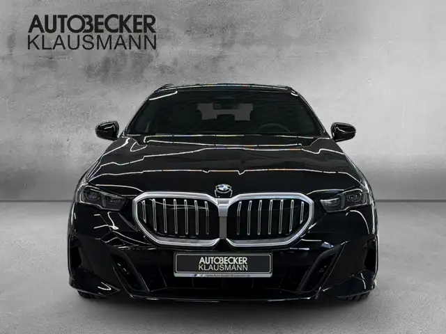 BMW 5 Series view 5