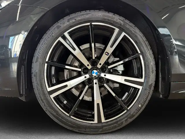 BMW 5 Series view 7