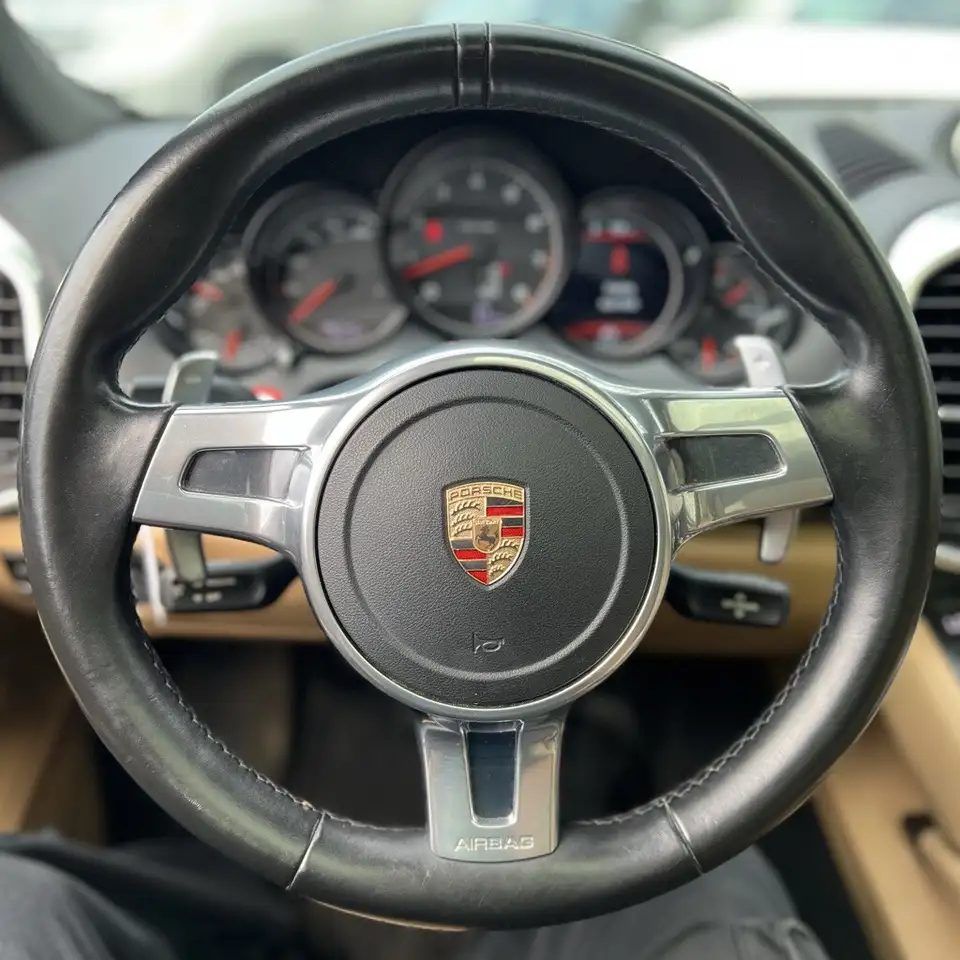 Porsche Cayenne снимка Porsche Cayenne
