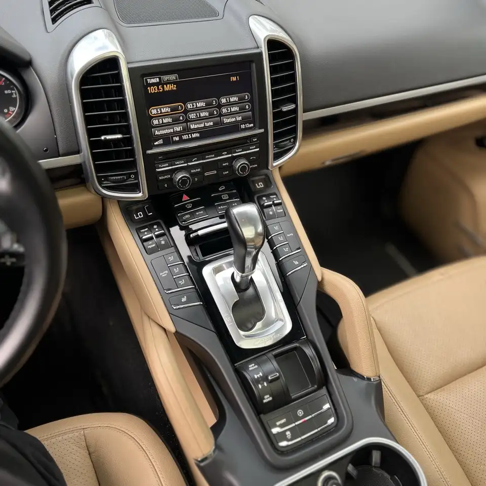 Porsche Cayenne снимка Porsche Cayenne