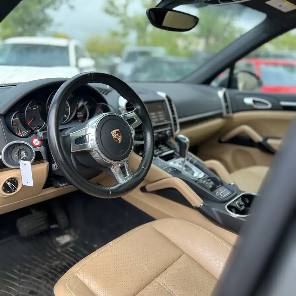 Porsche Cayenne снимка Porsche Cayenne