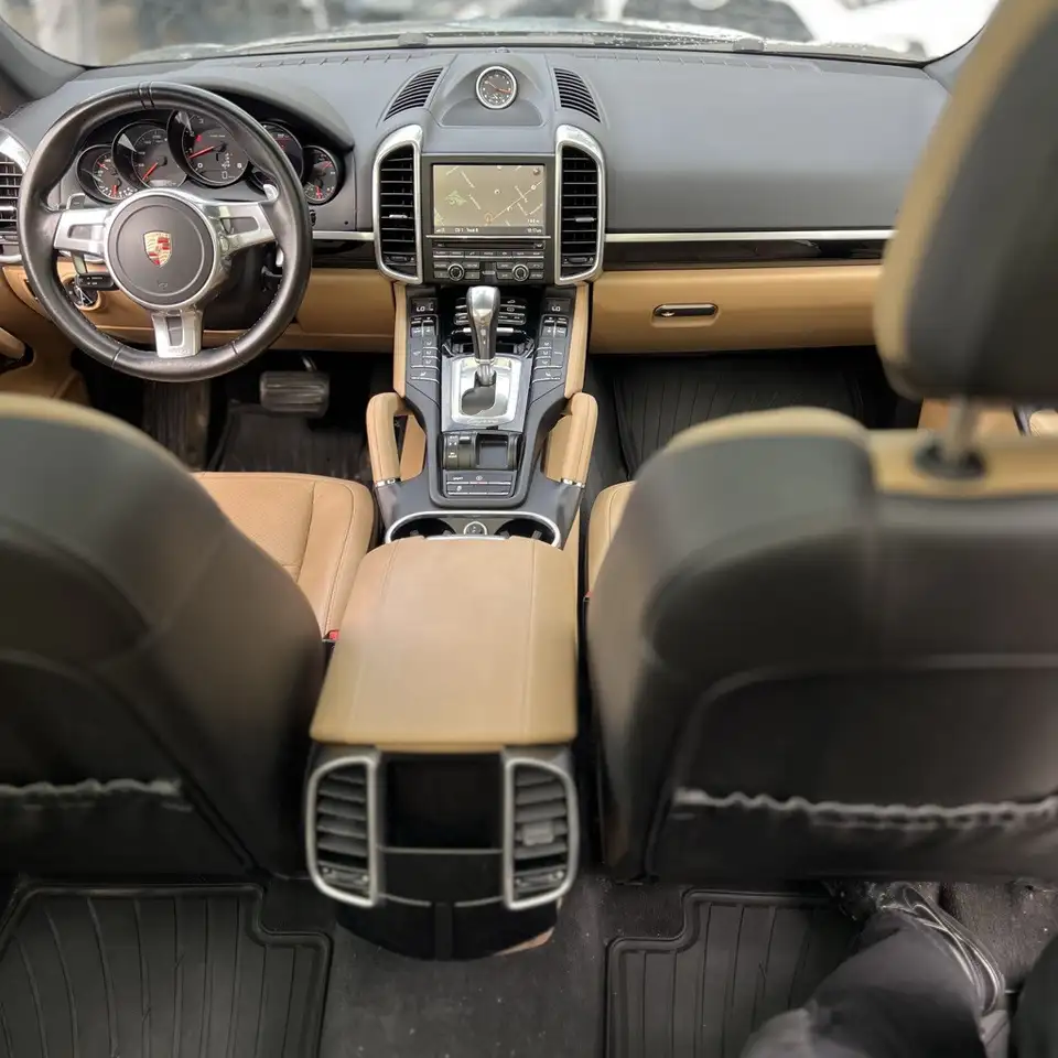 Porsche Cayenne снимка Porsche Cayenne