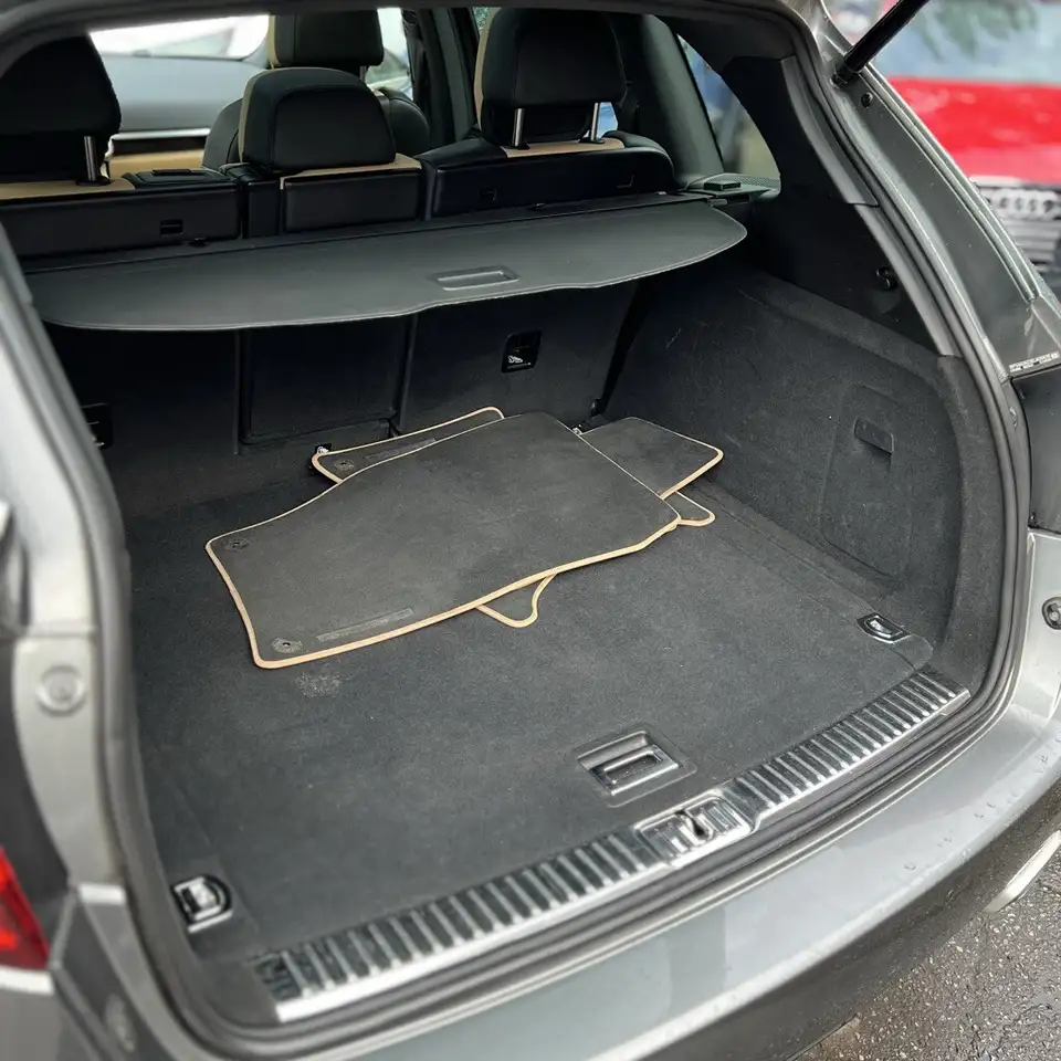 Porsche Cayenne снимка Porsche Cayenne