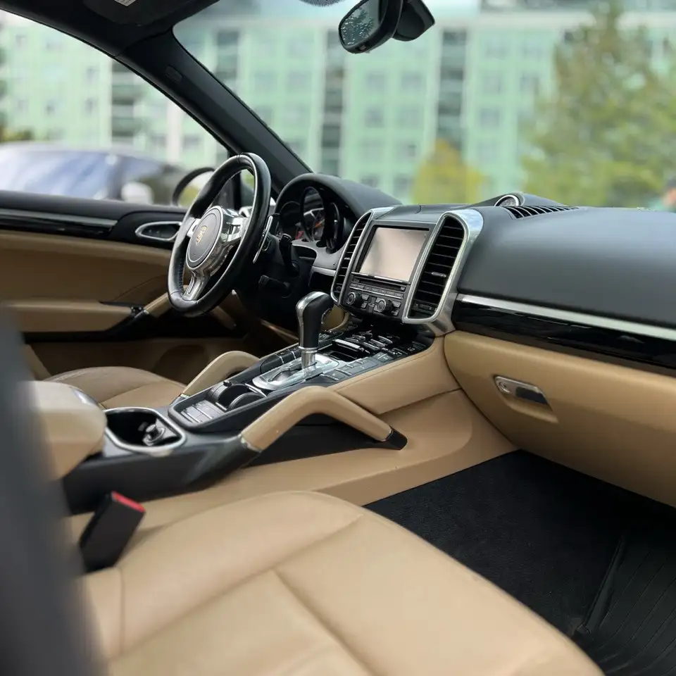 Porsche Cayenne снимка Porsche Cayenne