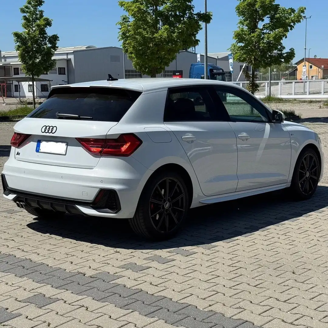 Audi A1 A1 Sportback 40 2.0 tfsi S Line  207cv s-tronic Bianco - 2