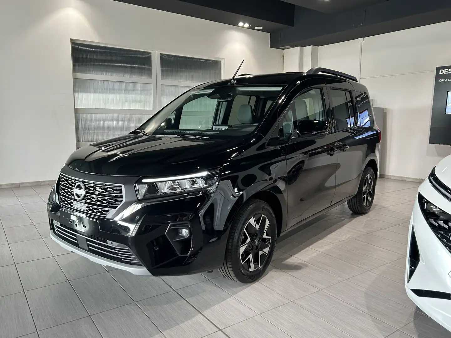 Nissan Townstar 1.3 130 CV N-Connecta Design Pack N1 Nuova Zwart - 1
