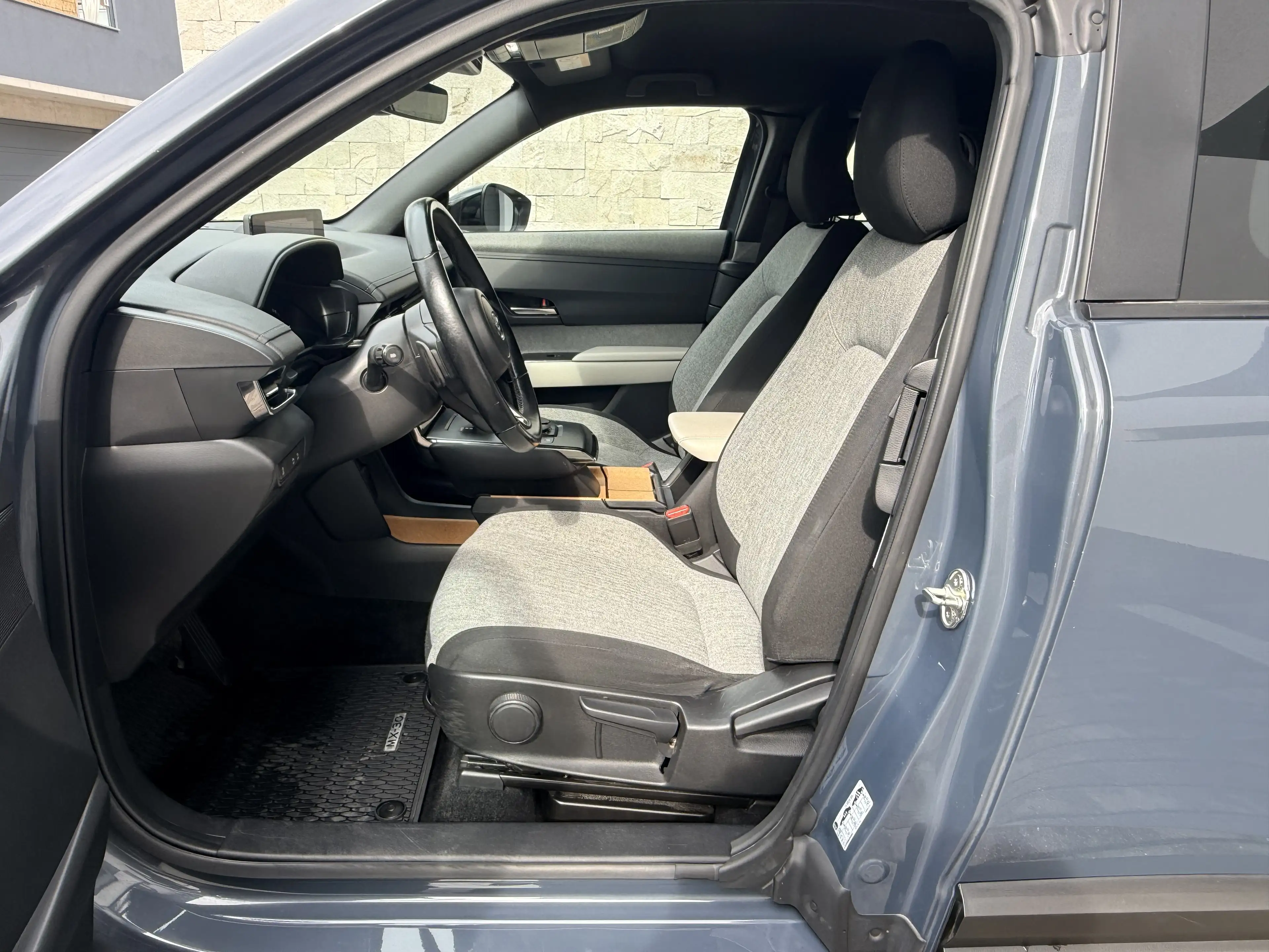 Mazda MX-30 GTE+ — photo 11