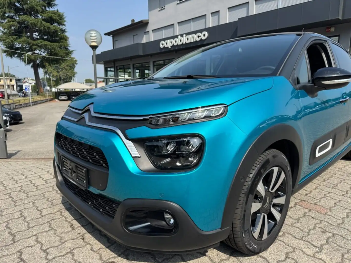 Citroen C3 PureTech 110 S&S Shine+SENSORI+TELECAMERA Bleu - 2